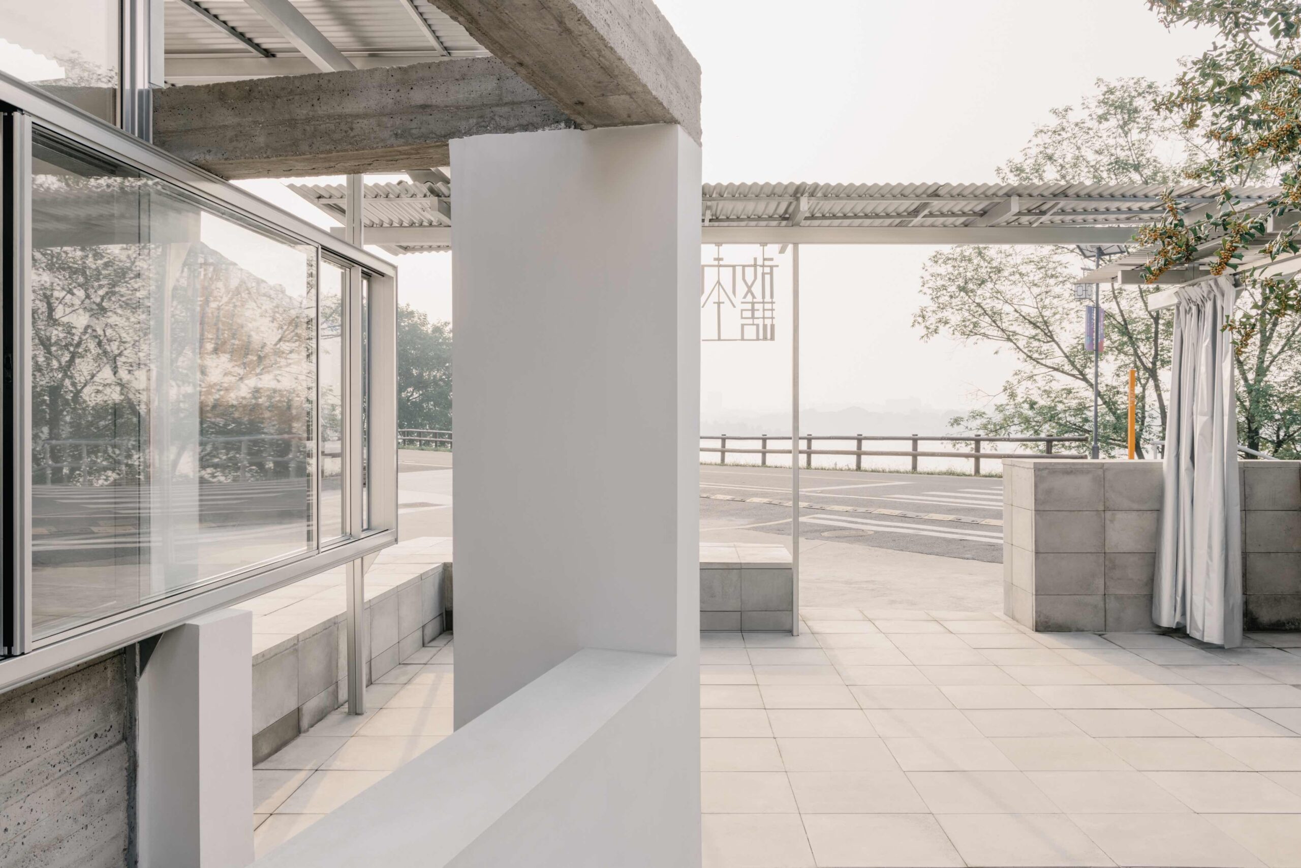 〈竜游ツーリストセンター（Longyou Tourist Center）〉設計：アトリエtao+c（atelier tao+c）