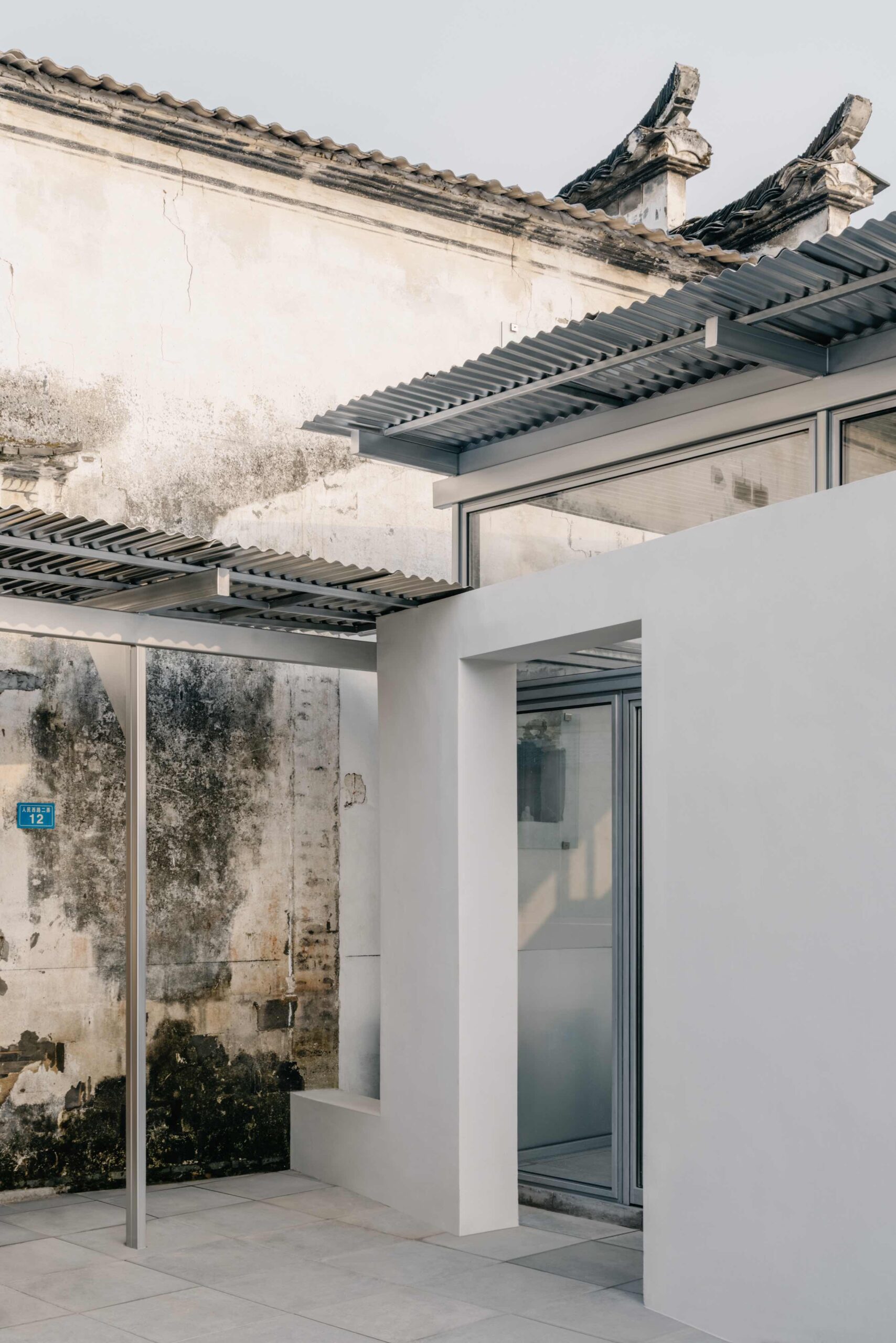 〈竜游ツーリストセンター（Longyou Tourist Center）〉設計：アトリエtao+c（atelier tao+c）