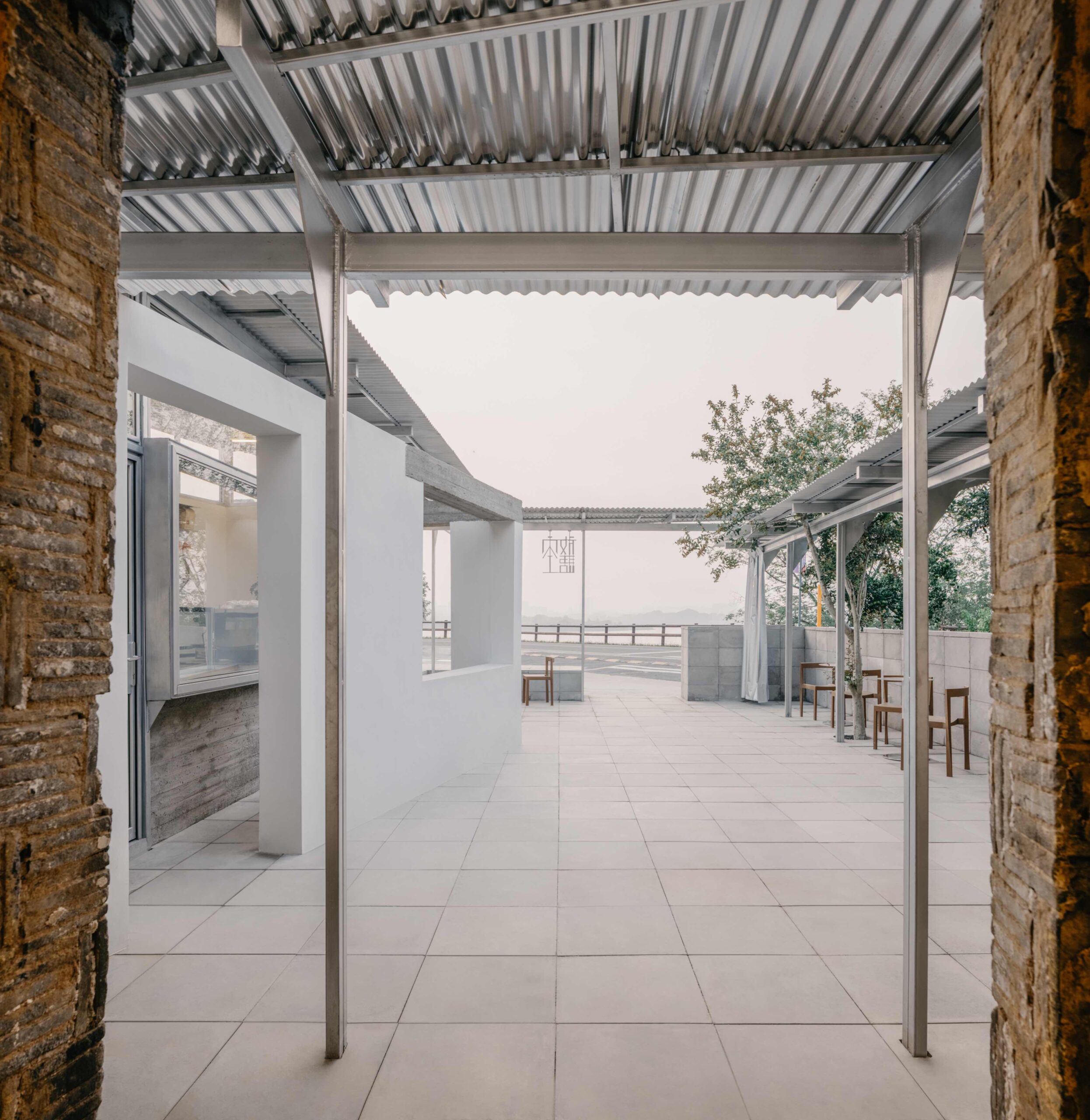 〈竜游ツーリストセンター（Longyou Tourist Center）〉設計：アトリエtao+c（atelier tao+c）