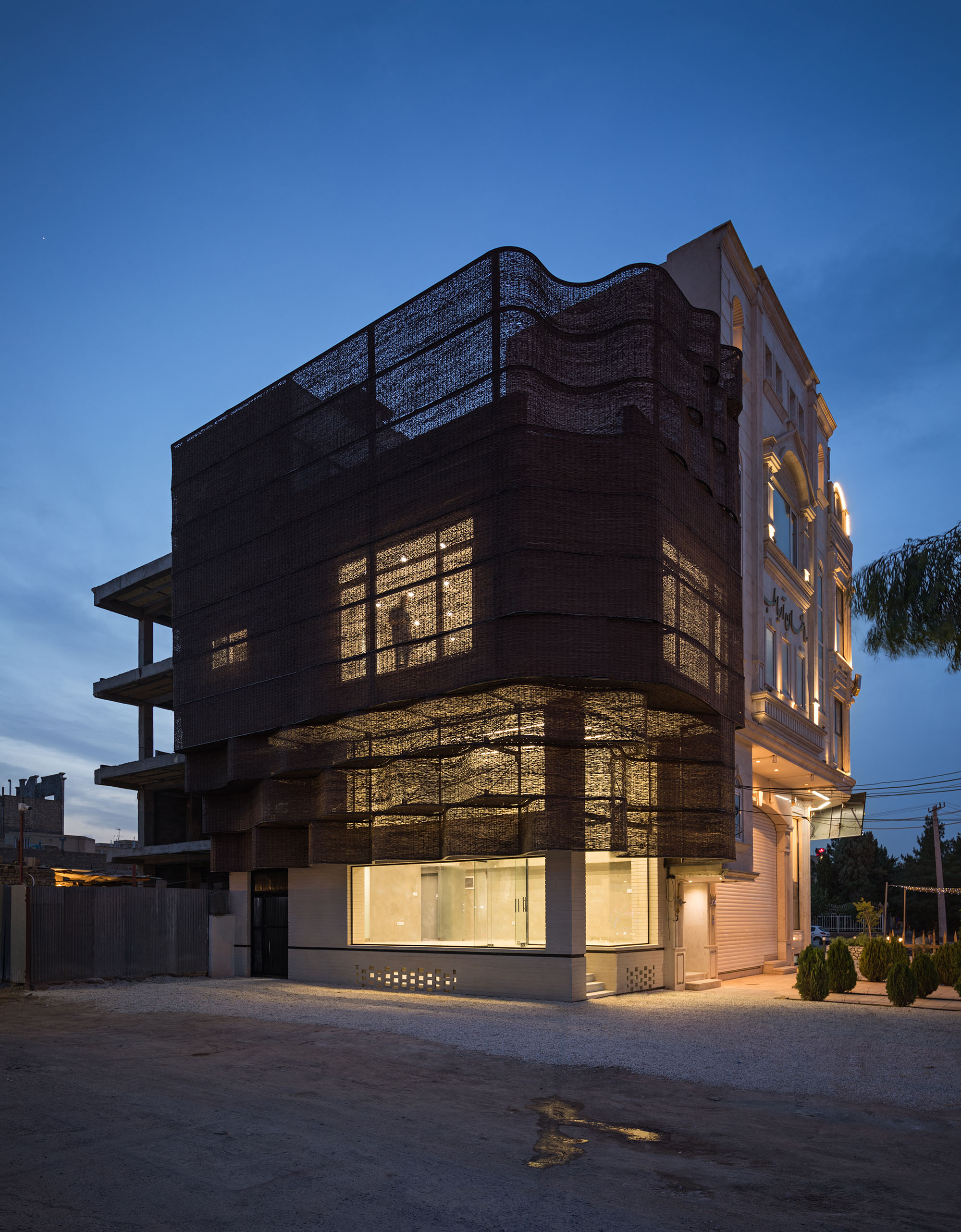 〈アルガヴァン商業プロジェクト（Arghavan Commercial Project）〉設計：13 Degrees Architecture Studio