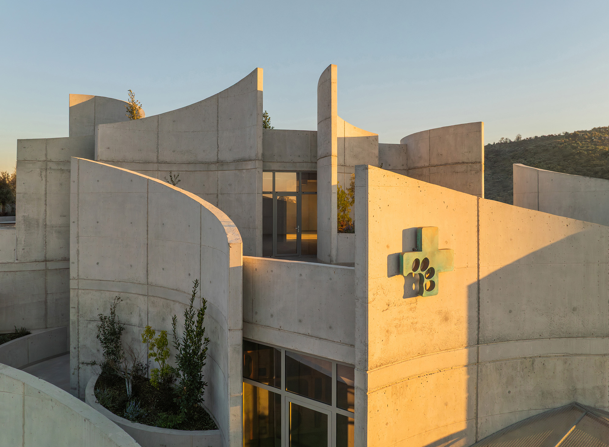 〈VET HOSPITAL & PET HOTEL〉Davide Macullo Architects