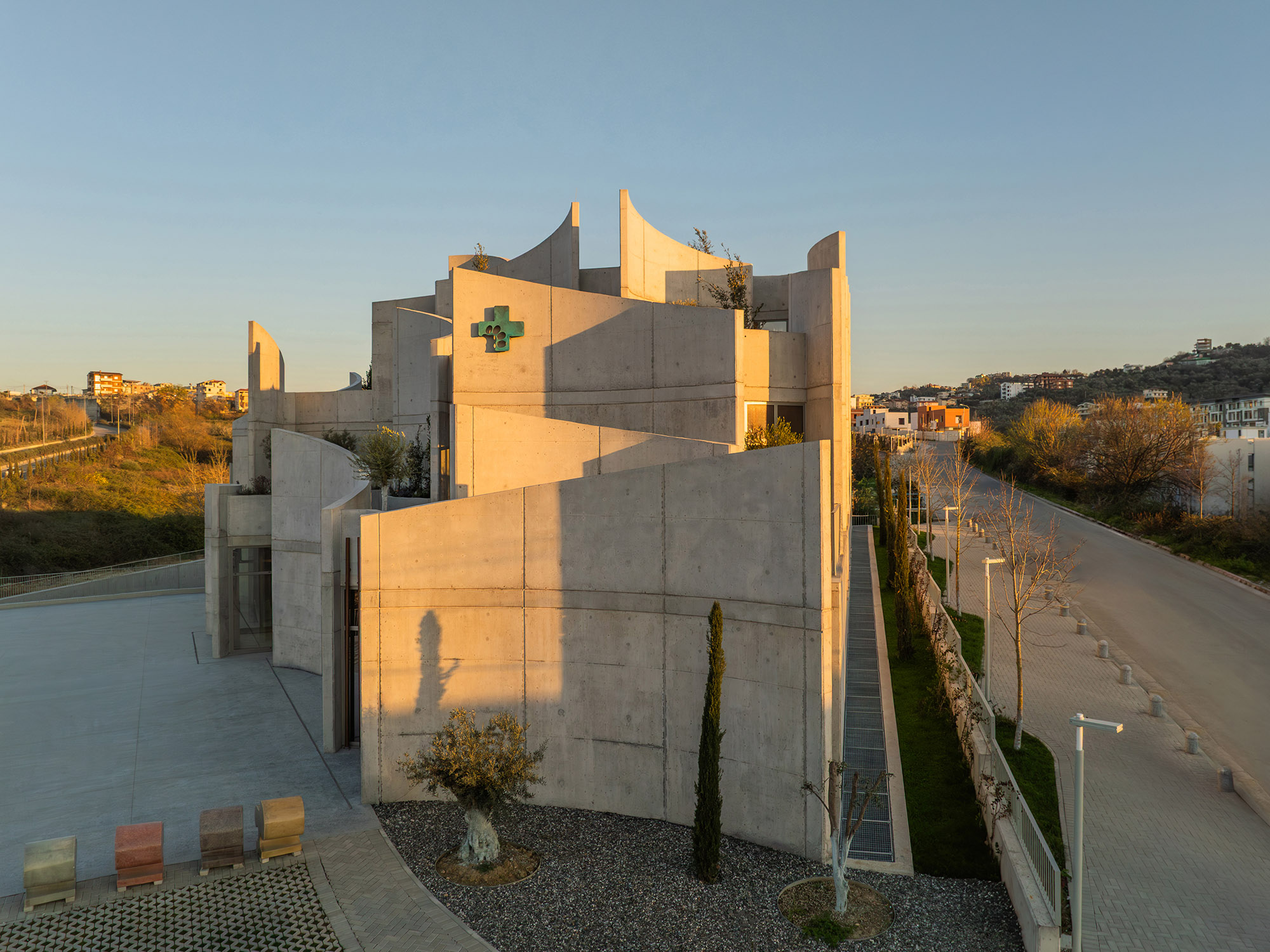 〈VET HOSPITAL & PET HOTEL〉Davide Macullo Architects