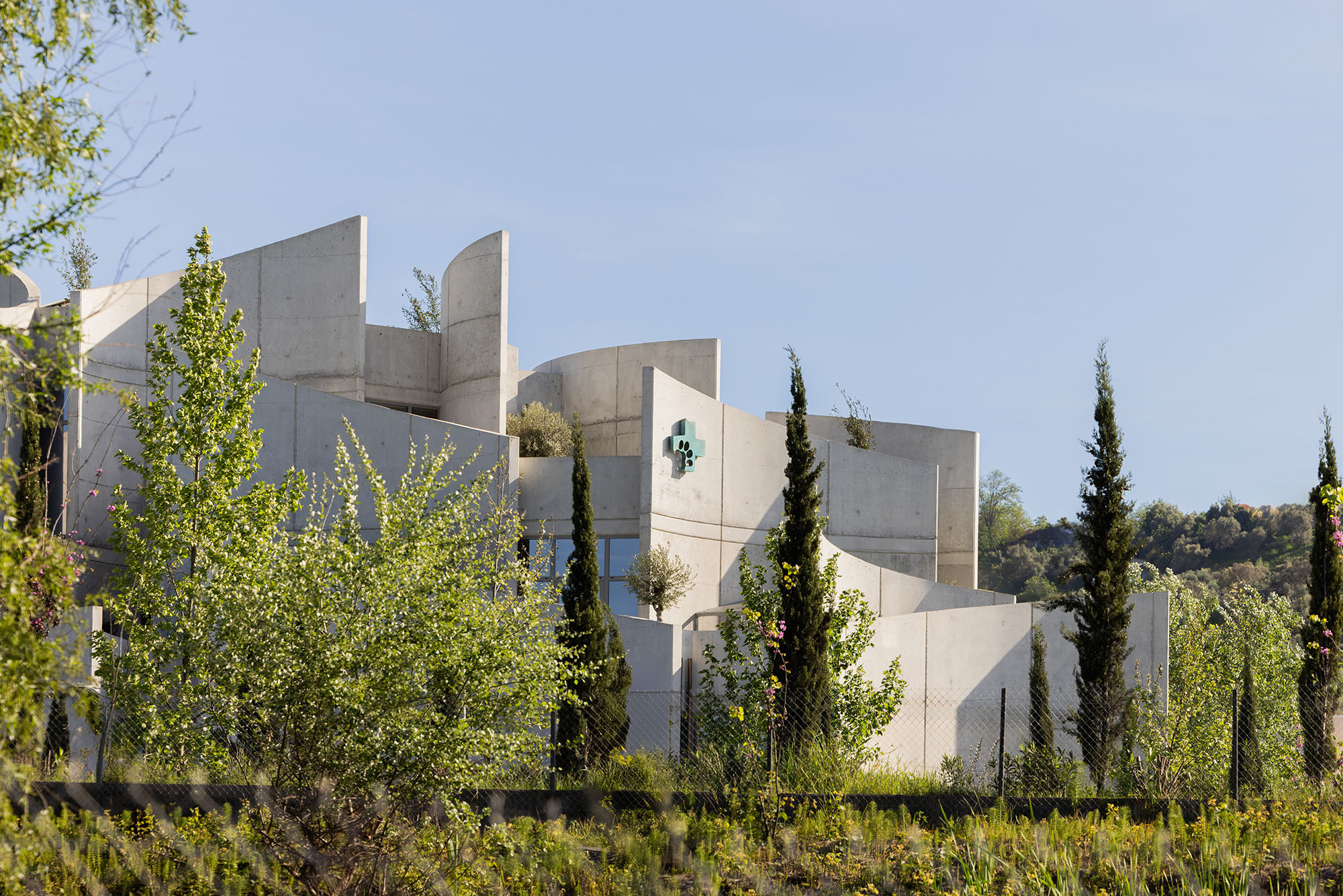 〈VET HOSPITAL & PET HOTEL〉Davide Macullo Architects