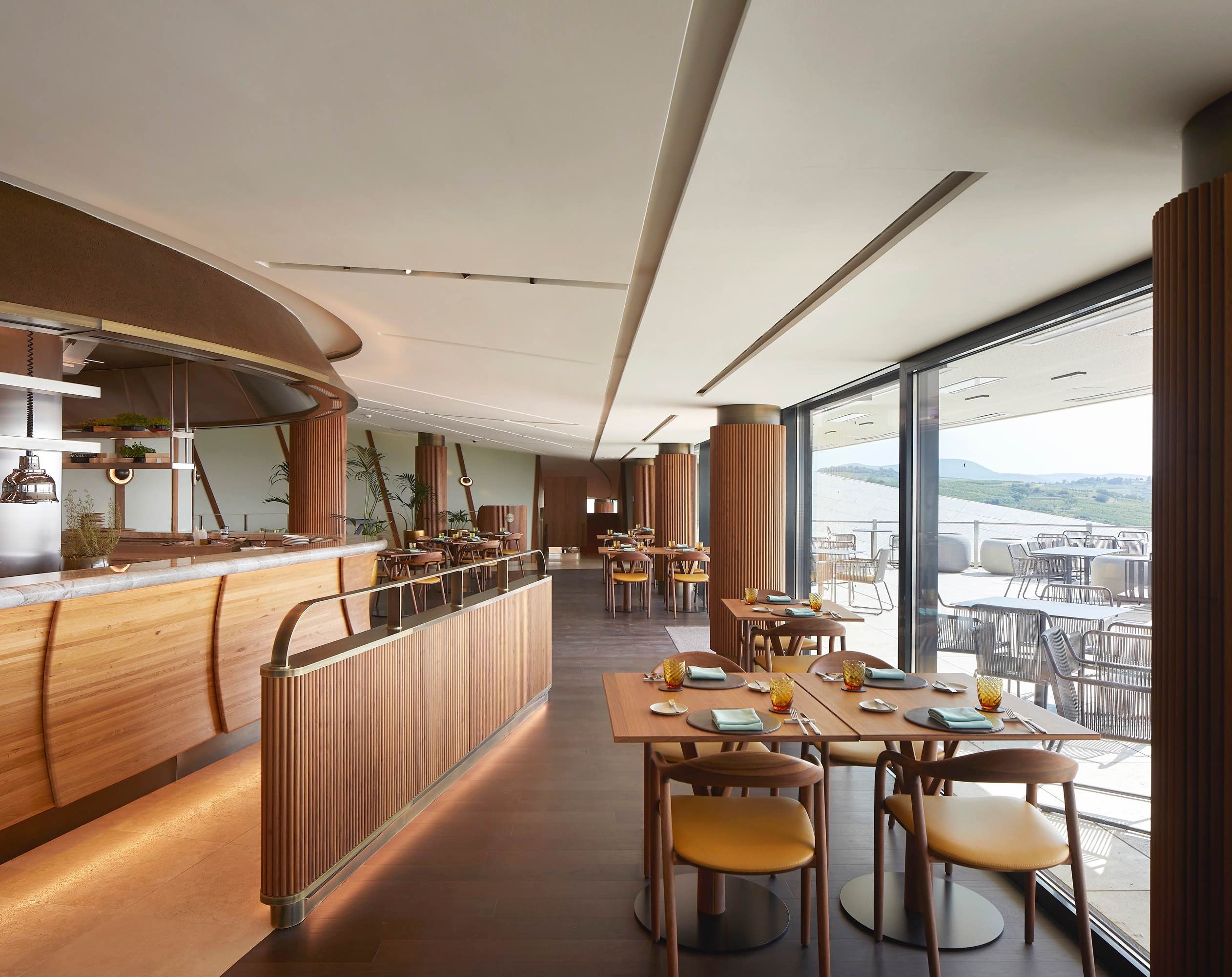 〈サウシュカ・トカイ（Sauska Tokaj）〉設計：BORD建築スタジオ（BORD Architectural Studio）