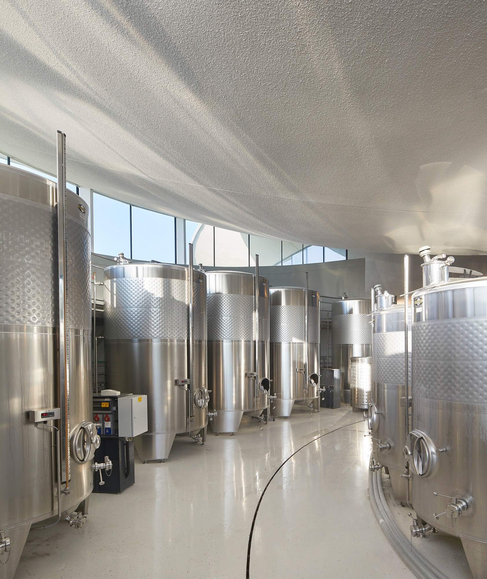 〈サウシュカ・トカイ（Sauska Tokaj）〉設計：BORD建築スタジオ（BORD Architectural Studio）