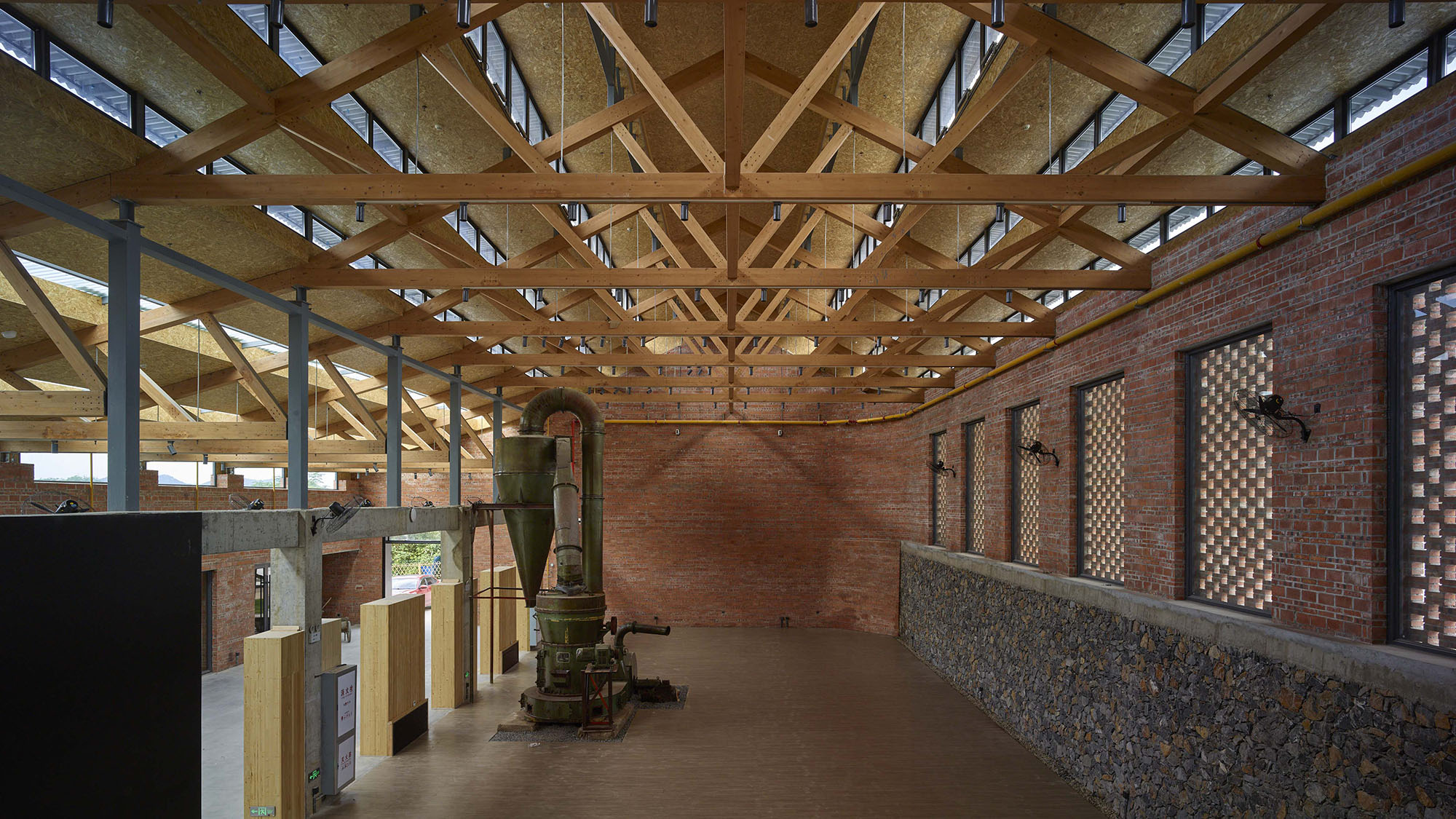 〈桃里・沼山村村民センター（Taoli-Zhaoshan Village Center）〉設計：SUPアトリエ（SUP Atelier）