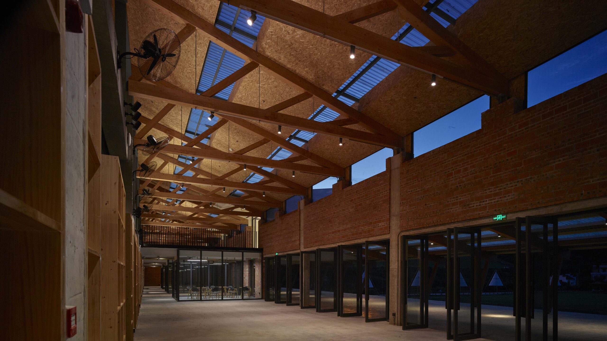 〈桃里・沼山村村民センター（Taoli-Zhaoshan Village Center）〉設計：SUPアトリエ（SUP Atelier）