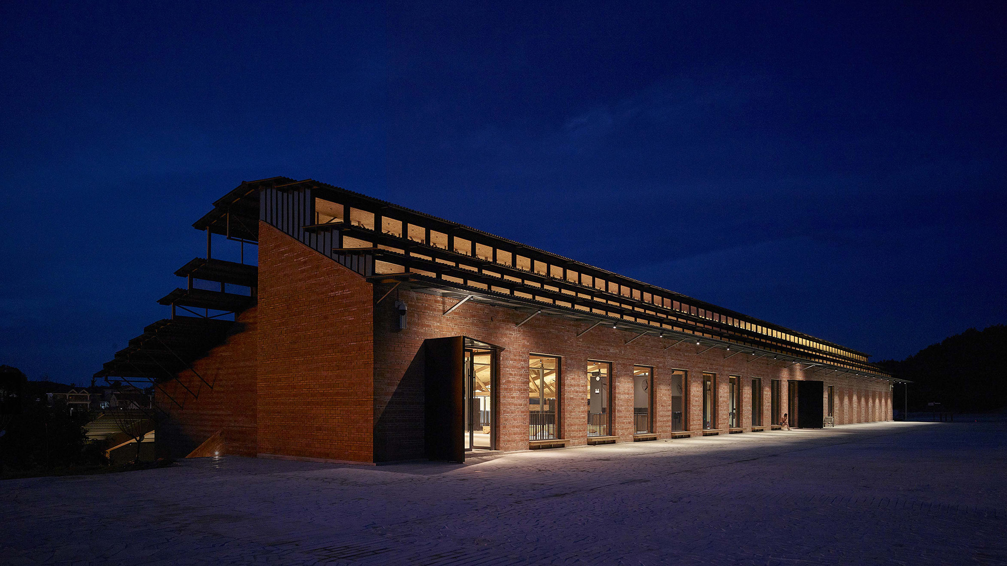 〈桃里・沼山村村民センター（Taoli-Zhaoshan Village Center）〉設計：SUPアトリエ（SUP Atelier）