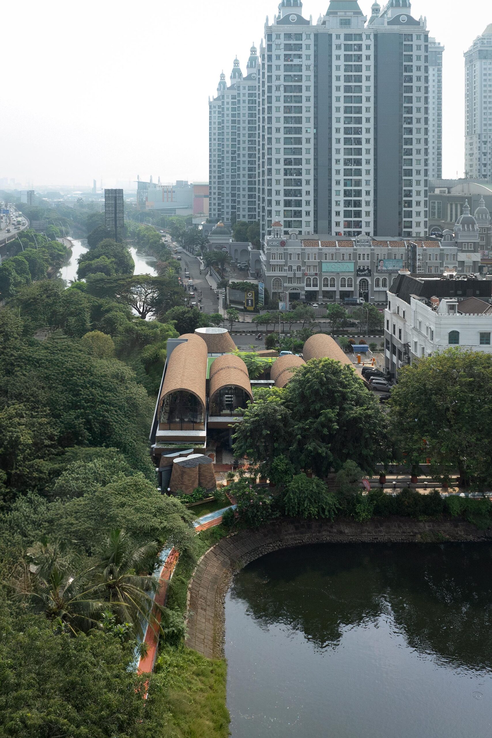 〈SSガーデン（Shelters on Slope Garden）〉設計：RAD+ar（Research Artistic Design + architecture）