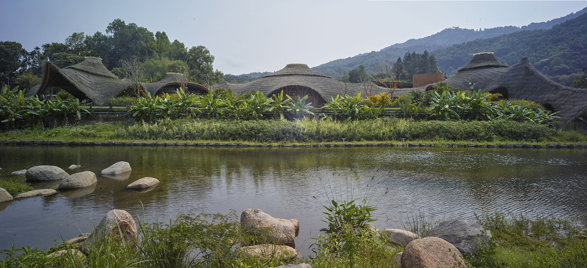 〈マオナ・ビレッジセンター（Maona Village Center）〉SUPアトリエ（SUP Atelier）