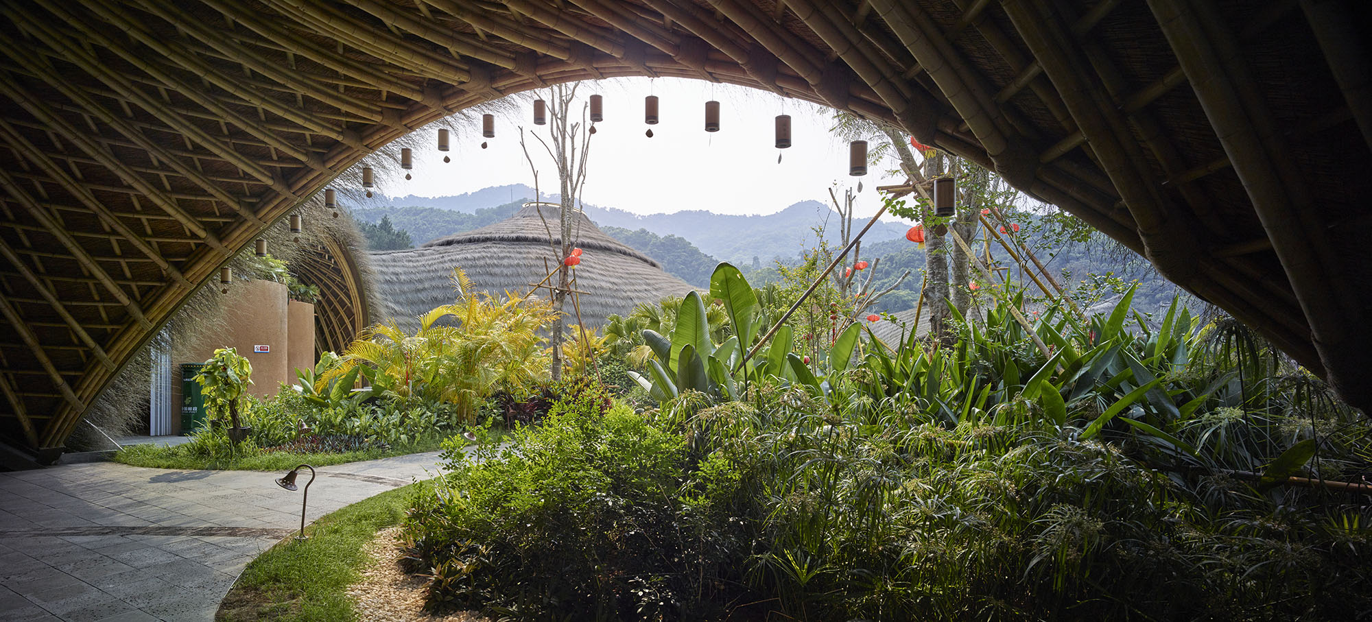 〈マオナ・ビレッジセンター（Maona Village Center）〉SUPアトリエ（SUP Atelier）