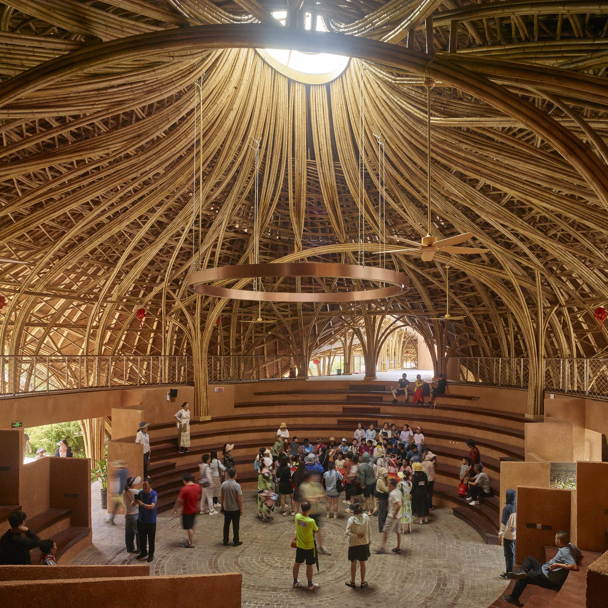 〈マオナ・ビレッジセンター（Maona Village Center）〉SUPアトリエ（SUP Atelier）