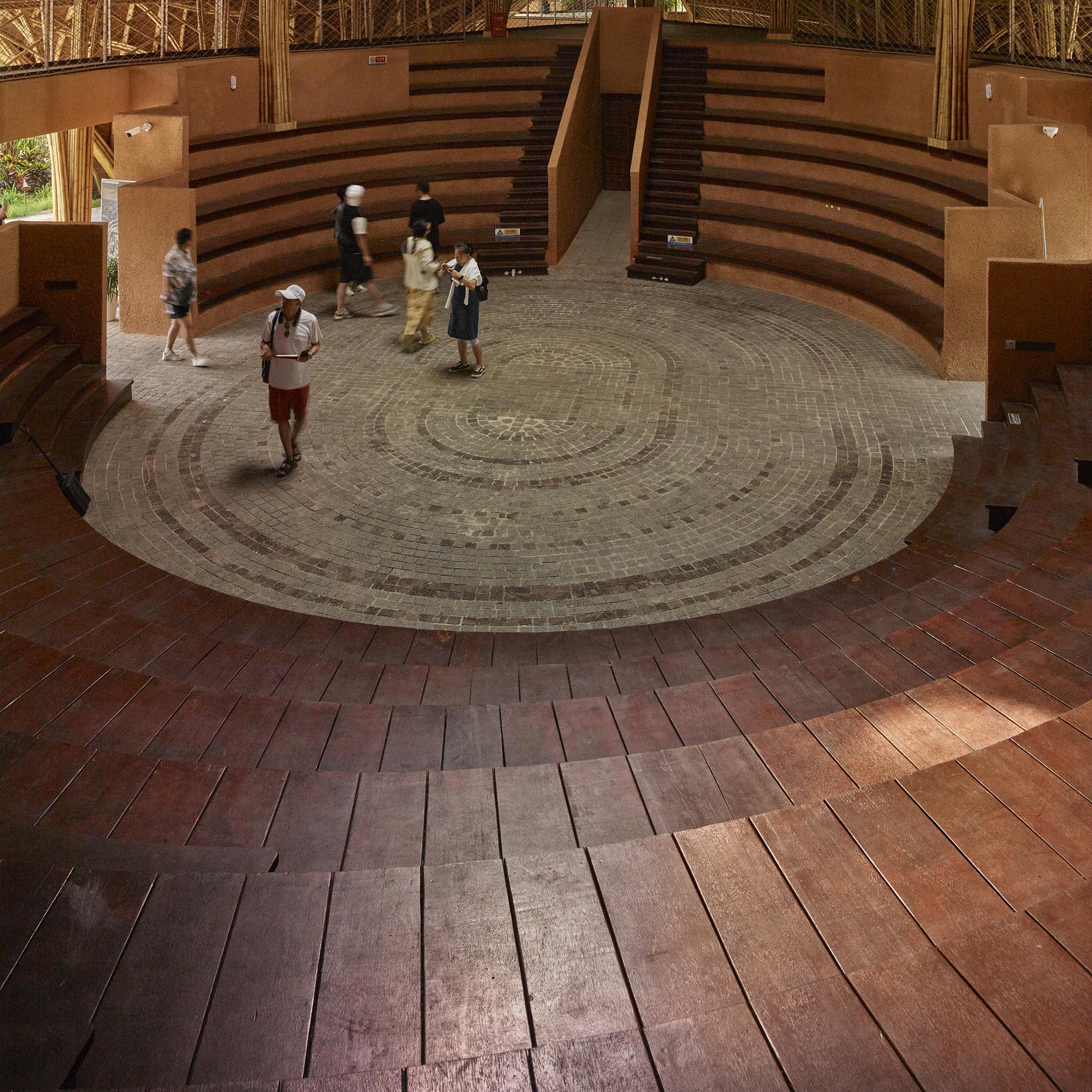 〈マオナ・ビレッジセンター（Maona Village Center）〉SUPアトリエ（SUP Atelier）