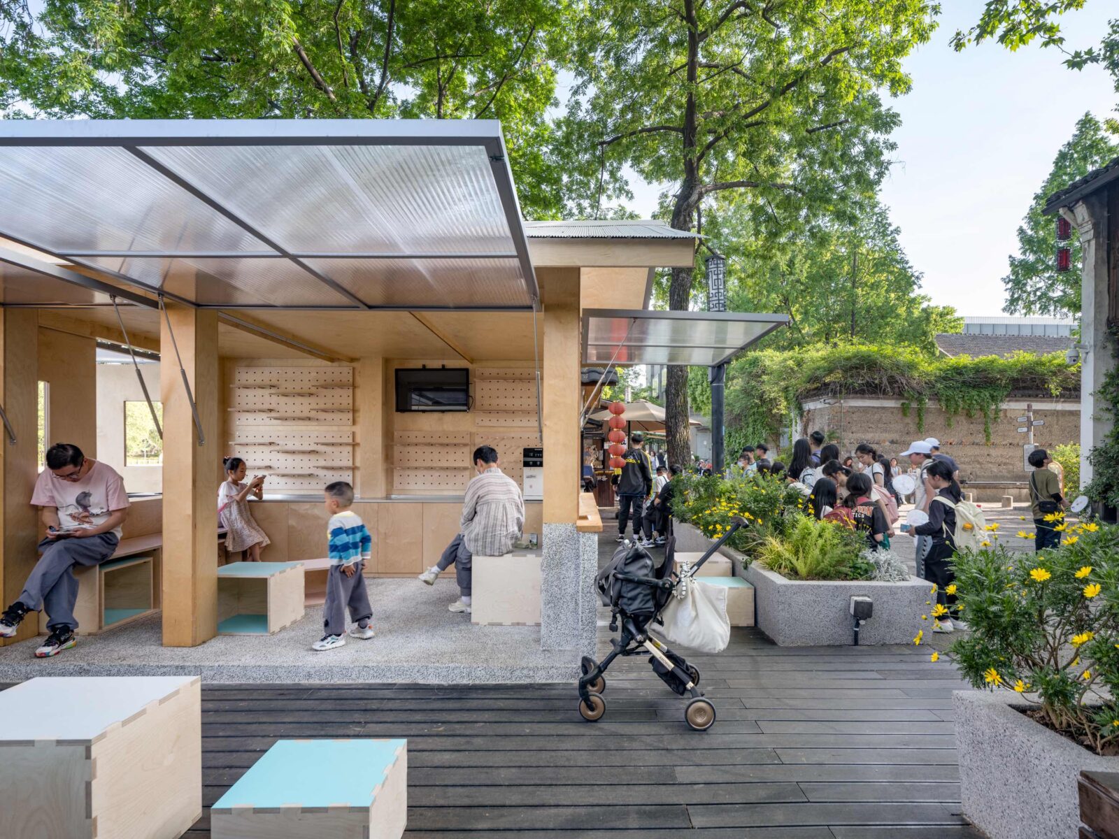 内外の境界をなくす可変式の小さな小屋〈Canal Pavilion Post〉ZAOZUO ARCHITECTURE STUDIO、中国