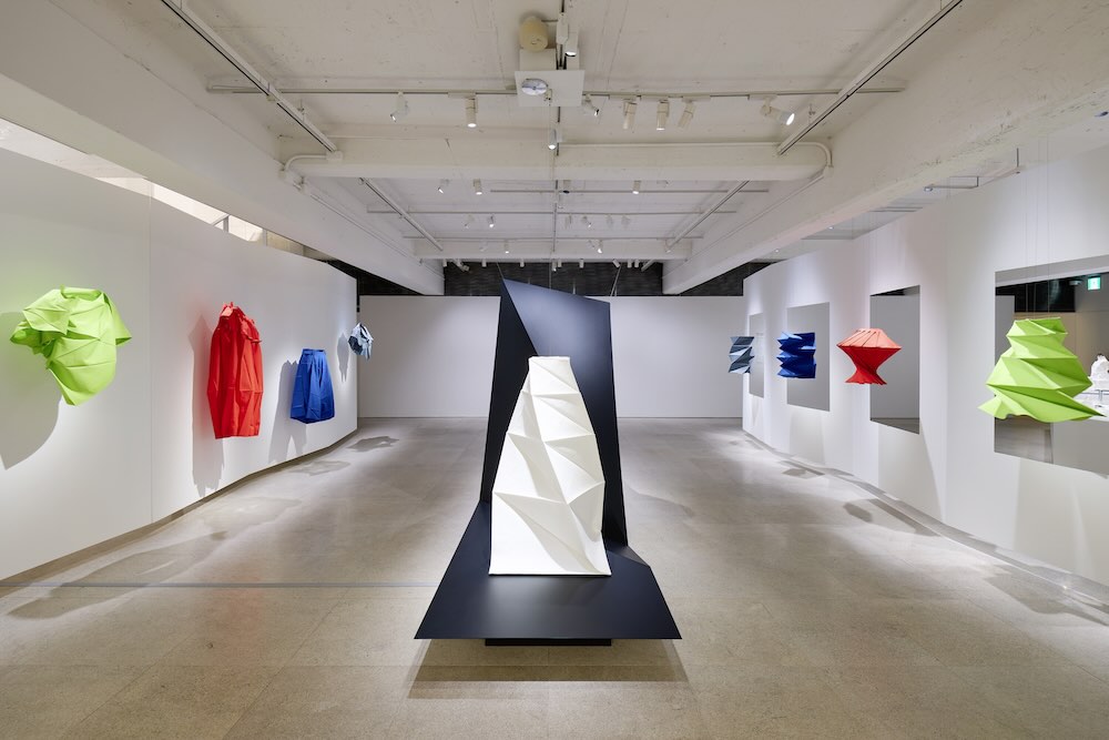 ISSEY MIYAKE「折りから生まれる かたちと思考」展