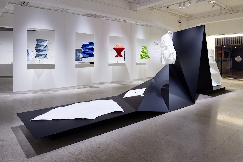 ISSEY MIYAKE「折りから生まれる かたちと思考」展
