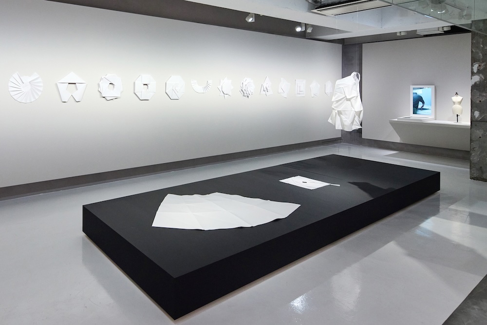 ISSEY MIYAKE「折りから生まれる かたちと思考」展