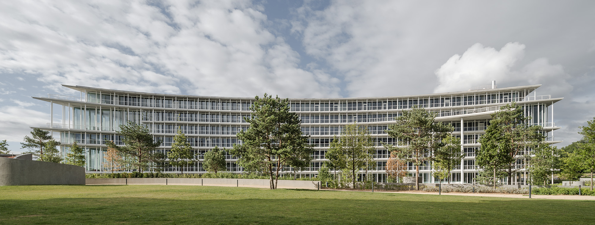 〈ロンバー・オディエ新本社(Lombard Odier New Headquarters)〉ヘルツォーク&ド・ムーロン(Herzog & de Meuron)