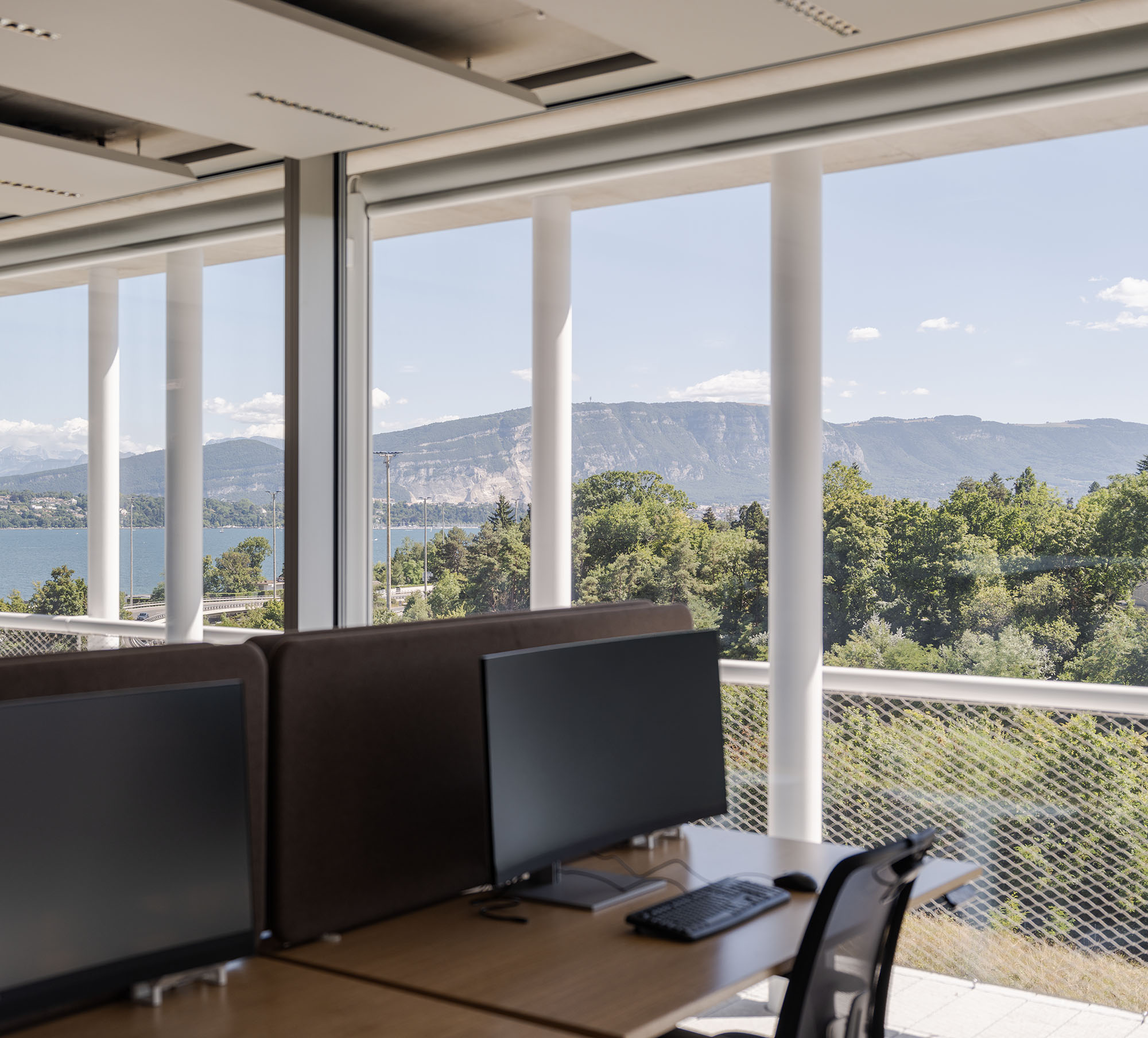 〈ロンバー・オディエ新本社(Lombard Odier New Headquarters)〉ヘルツォーク&ド・ムーロン(Herzog & de Meuron)