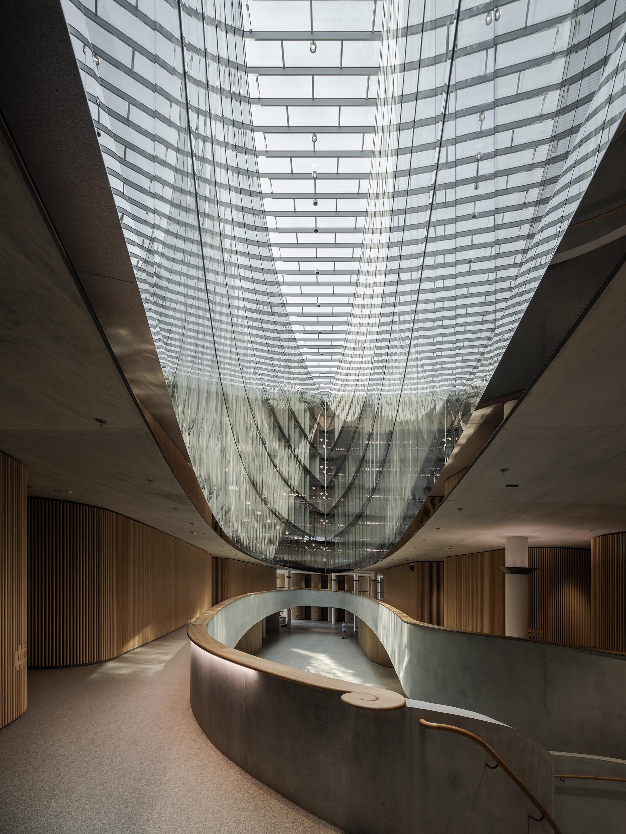 〈ロンバー・オディエ新本社(Lombard Odier New Headquarters)〉ヘルツォーク&ド・ムーロン(Herzog & de Meuron)