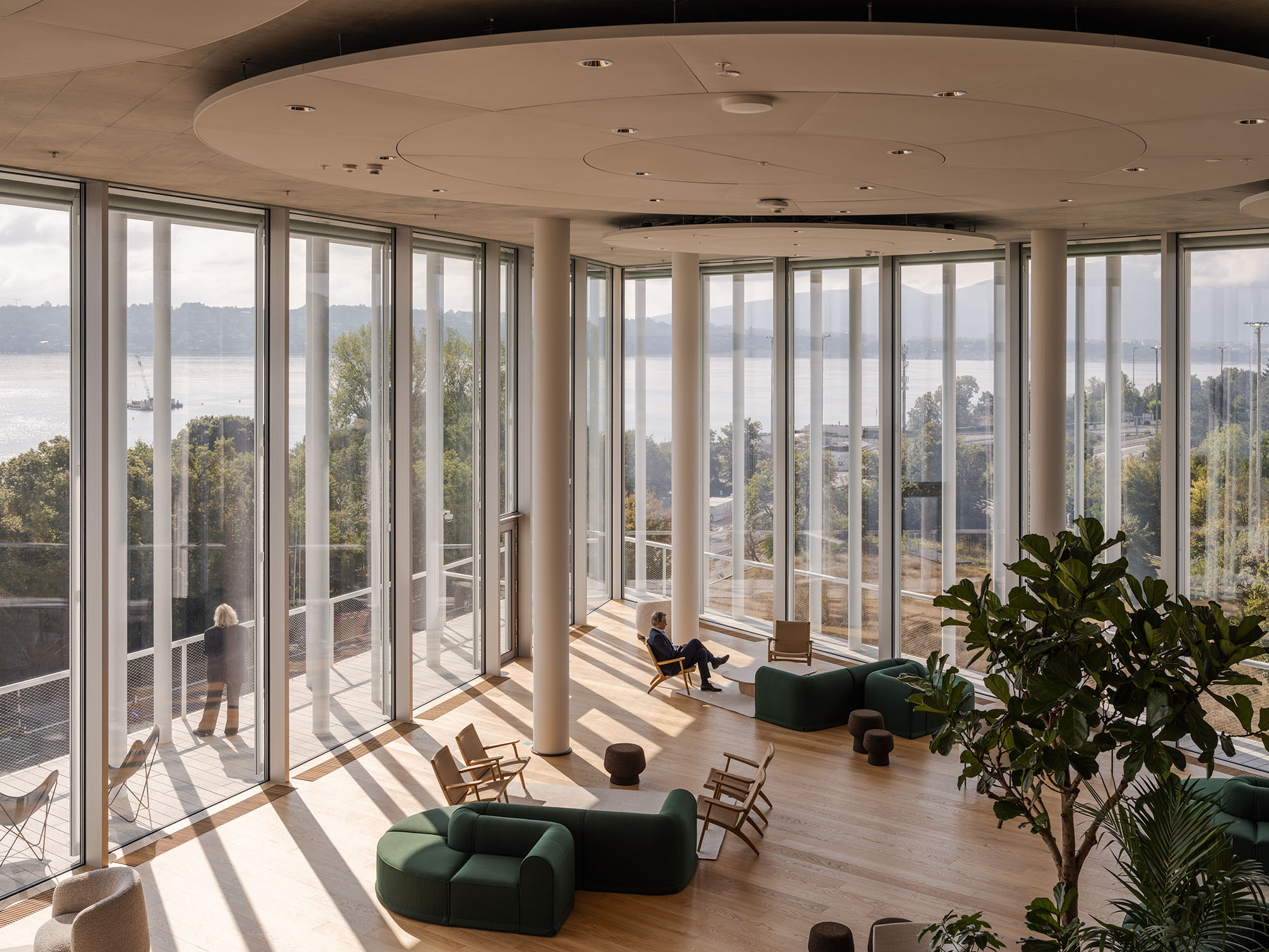 〈ロンバー・オディエ新本社(Lombard Odier New Headquarters)〉ヘルツォーク&ド・ムーロン(Herzog & de Meuron)