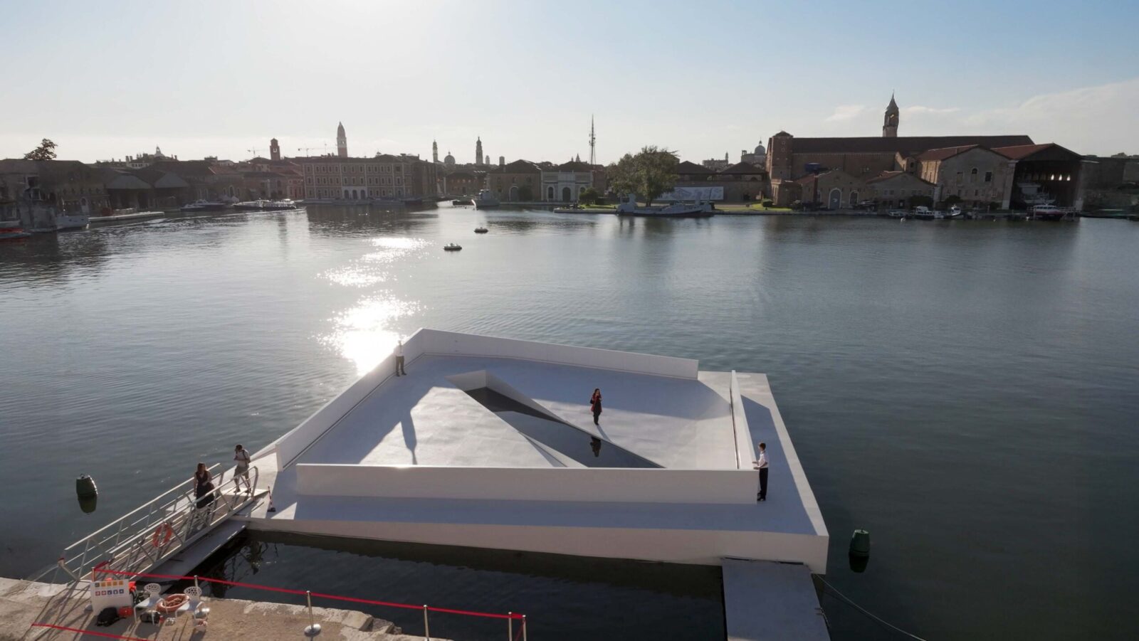 海を渡り世界を旅する水上フォーラム〈アクアプラザ〉カルロ・ラッティ・アソシエイト、Höweler + Yoon、ヴェネツィア・ビエンナーレ