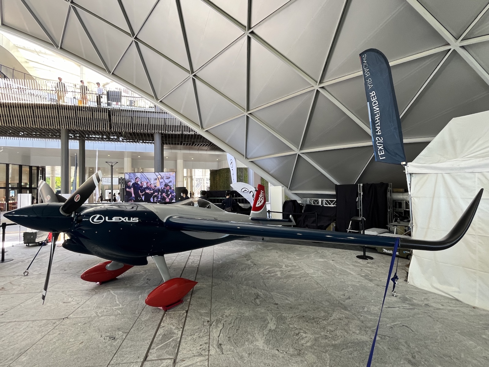 LEXUS PATHFINDER AIR RACINGチームの実機「EDGE 540 V3」