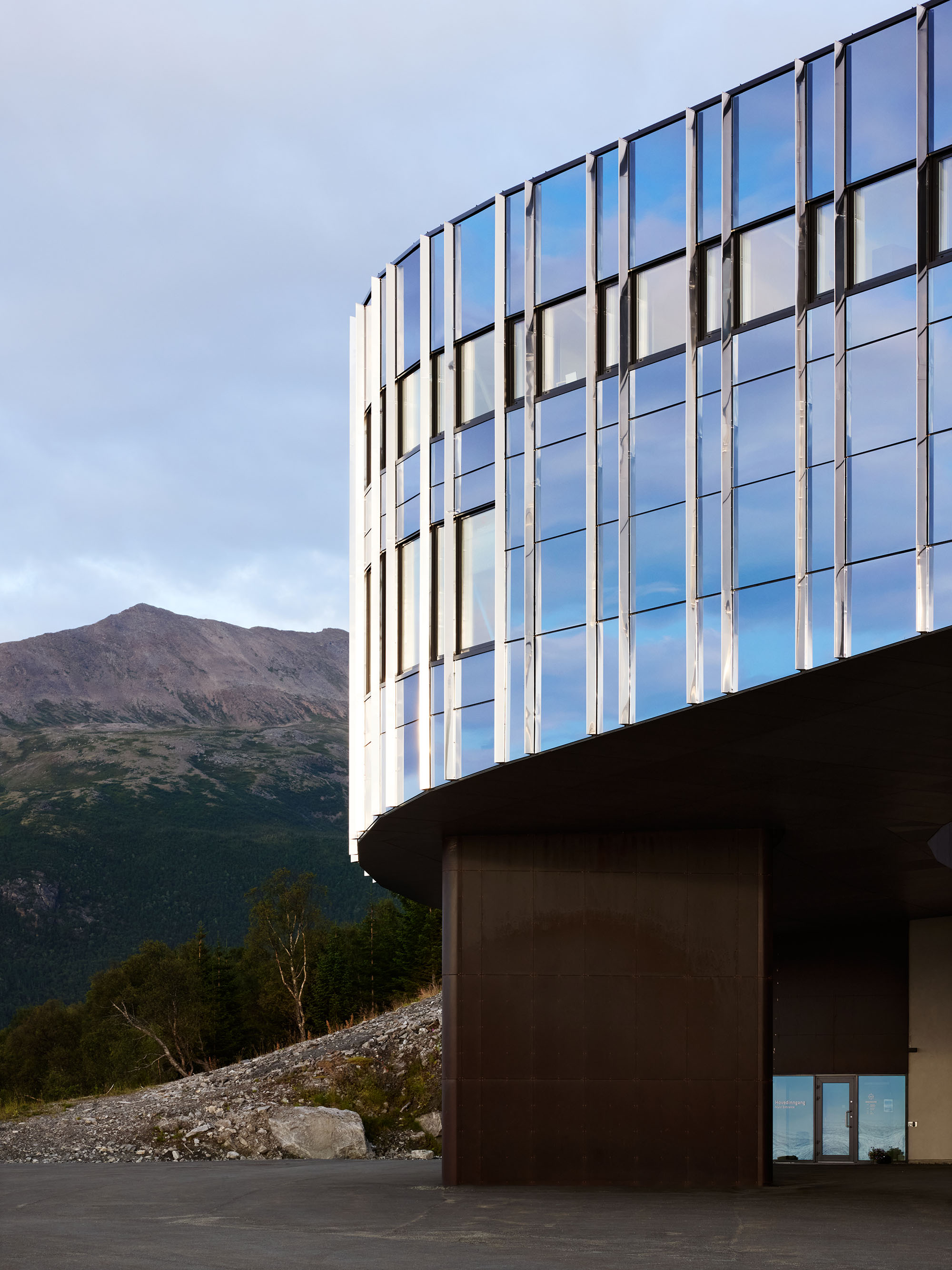 〈Ånderkleiva〉スノヘッタ(Snøhetta)