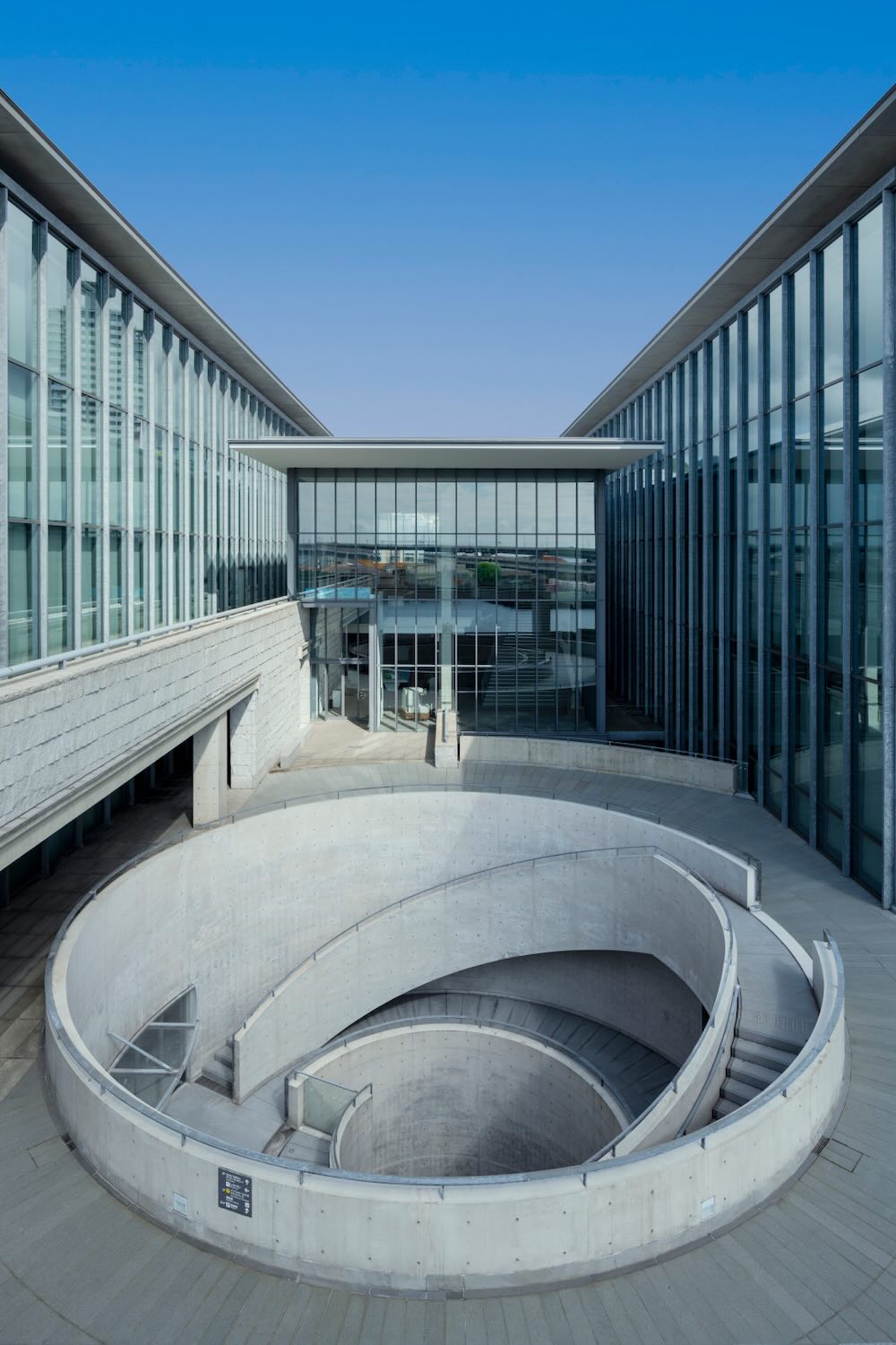 兵庫県立美術館