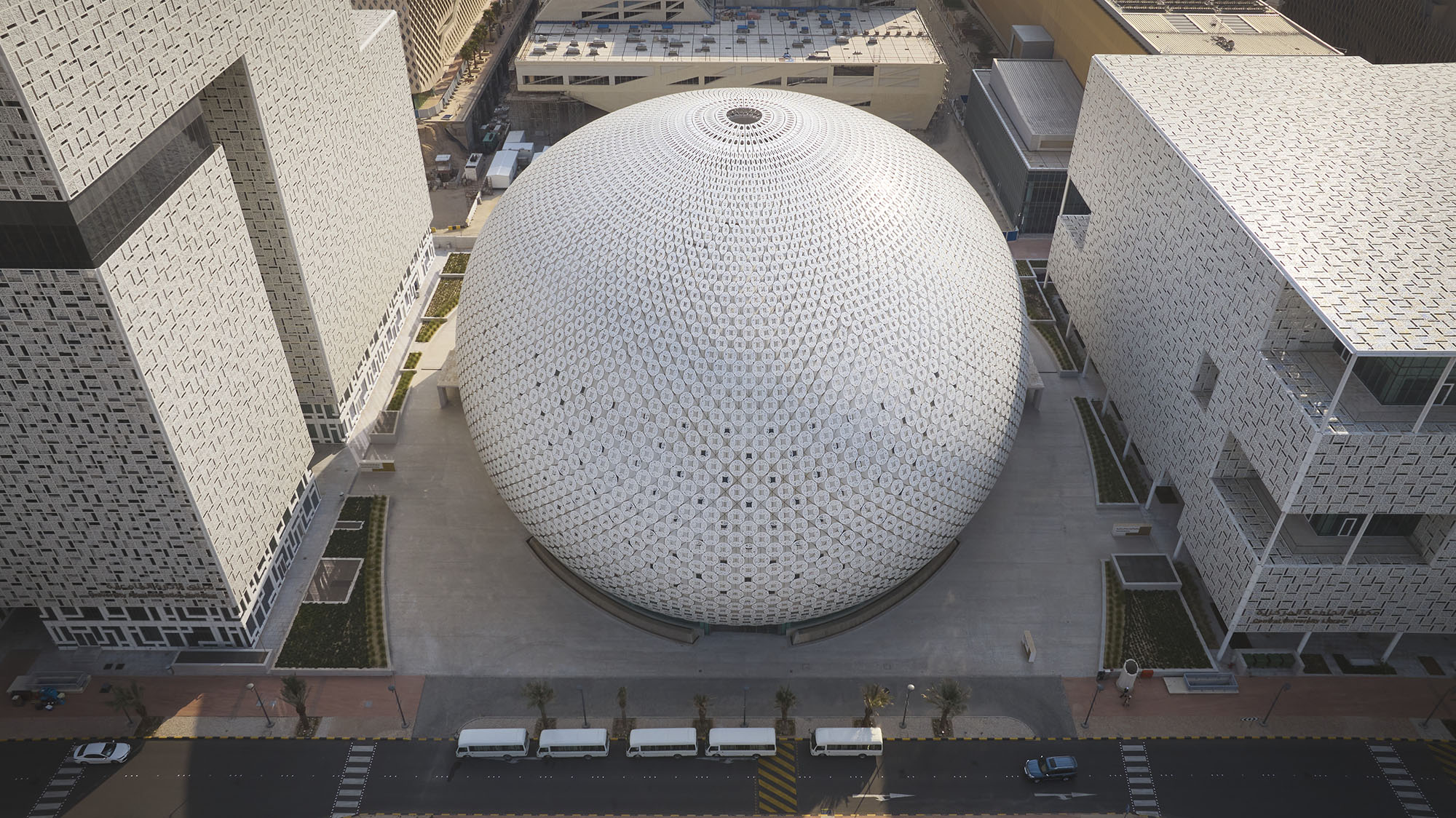 〈クウェート大学管理棟施設（Kuwait University Administration Facilities）〉SOM