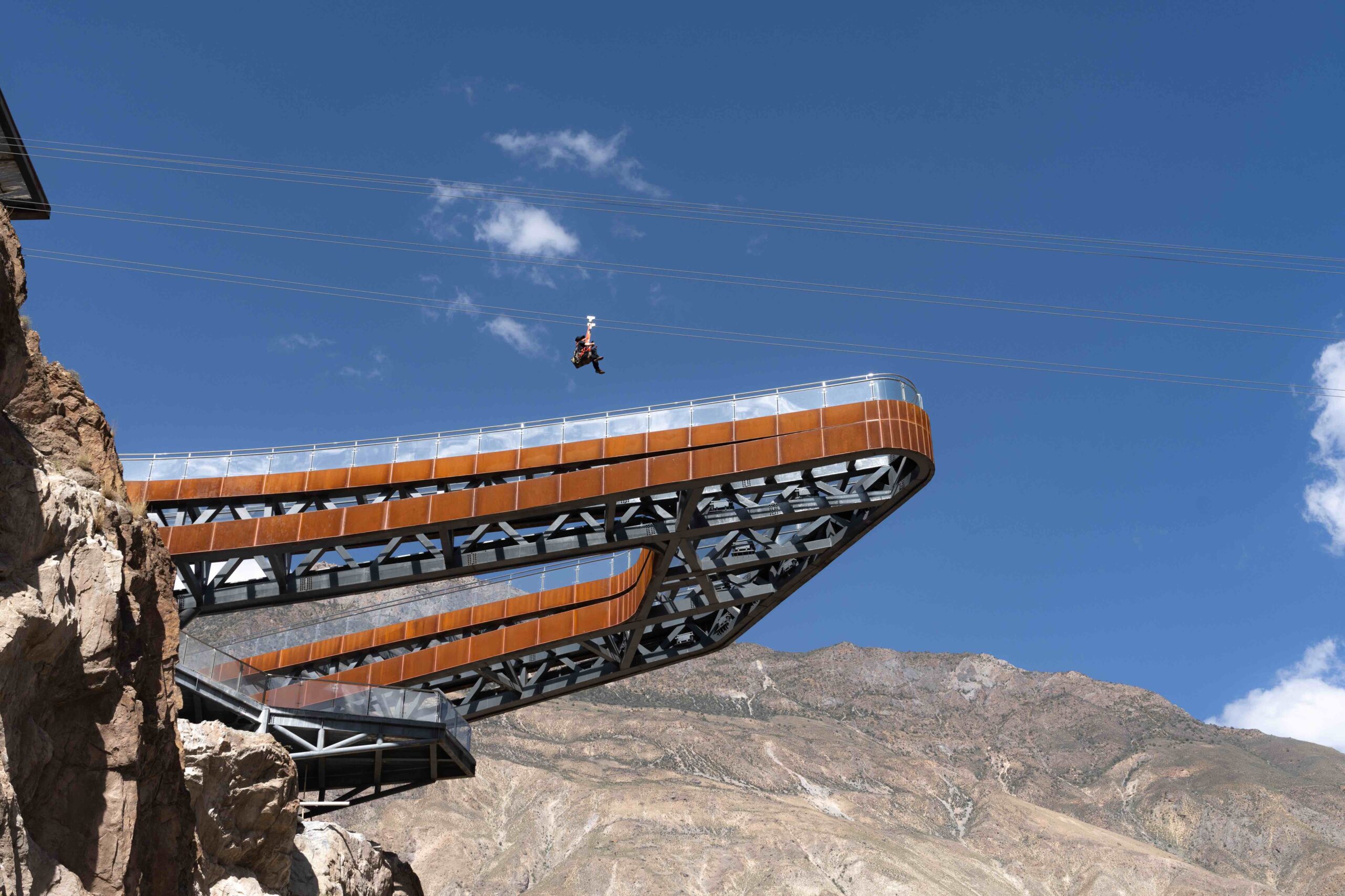 〈怒江七十二道拐展望台（Nujiang River 72 Canyon Scenic Area）〉Archermit