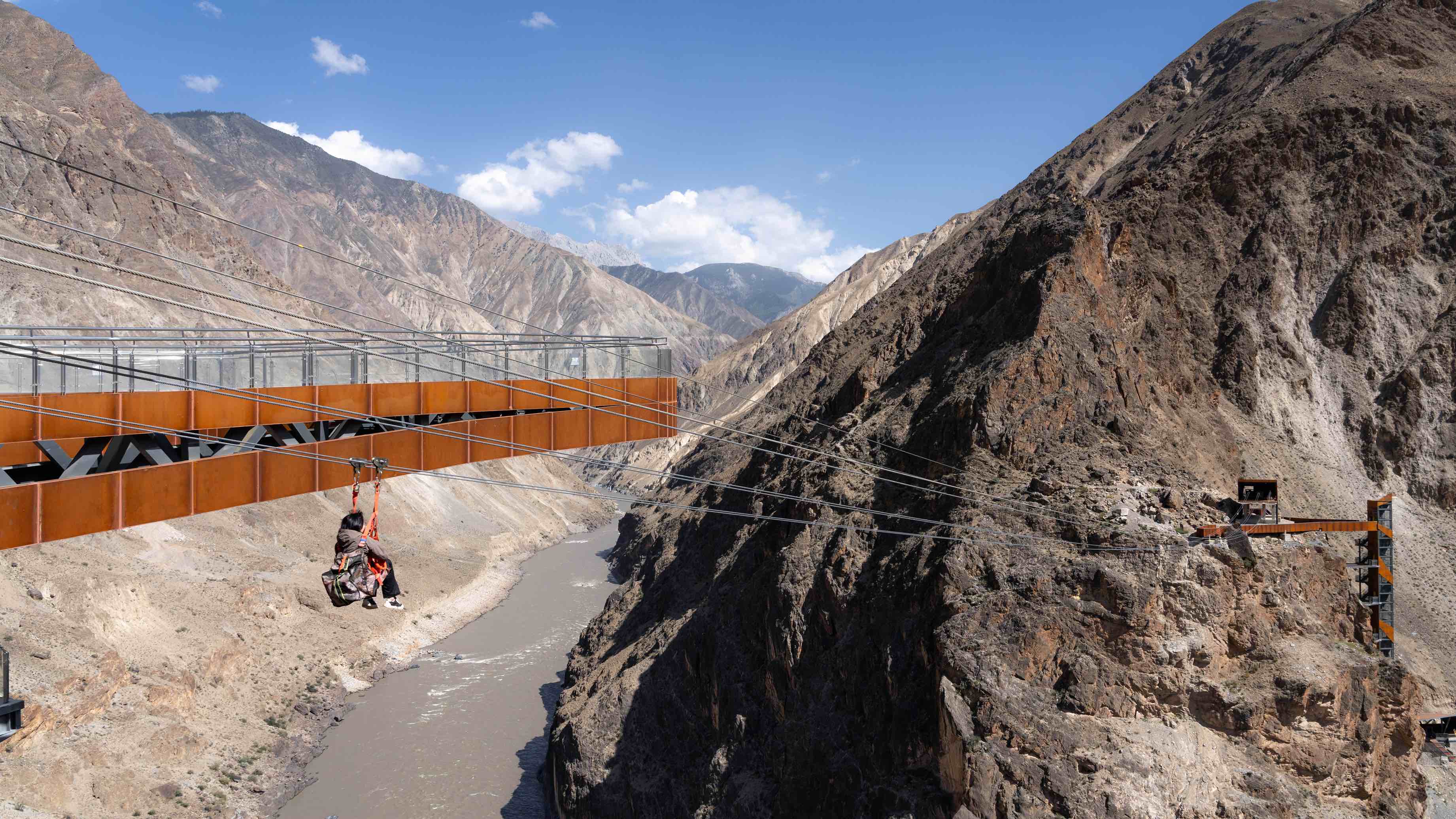 〈怒江七十二道拐展望台（Nujiang River 72 Canyon Scenic Area）〉Archermit