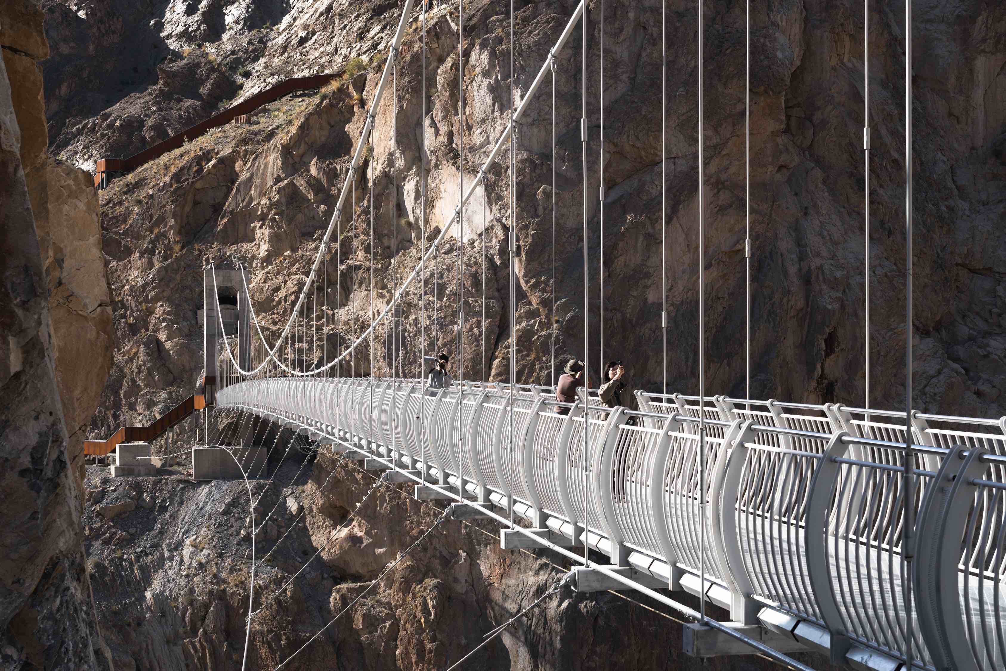 〈怒江七十二道拐展望台（Nujiang River 72 Canyon Scenic Area）〉Archermit