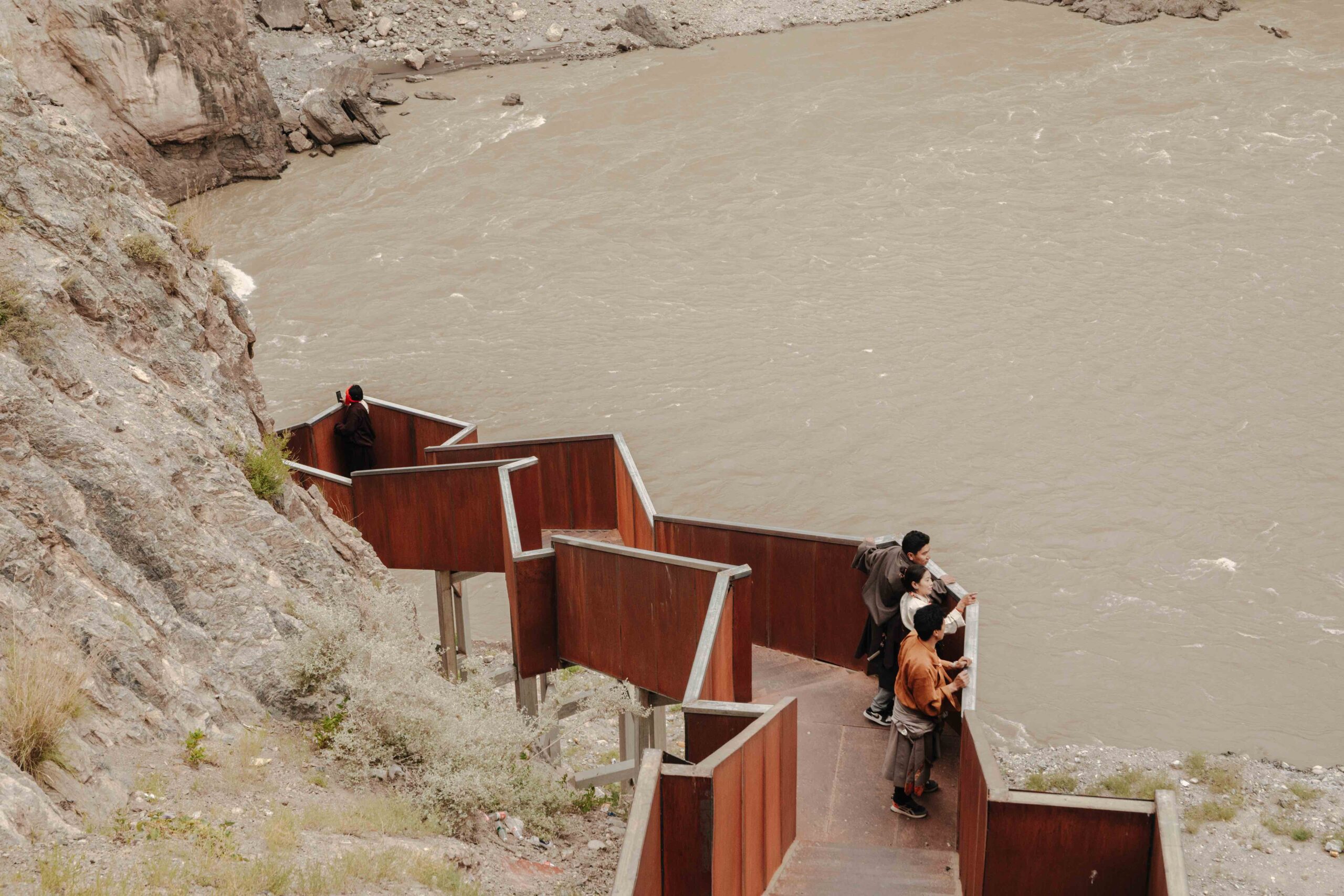 〈怒江七十二道拐展望台（Nujiang River 72 Canyon Scenic Area）〉Archermit