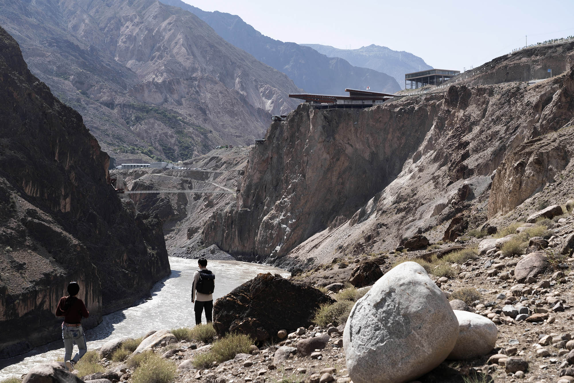 〈怒江七十二道拐展望台（Nujiang River 72 Canyon Scenic Area）〉Archermit