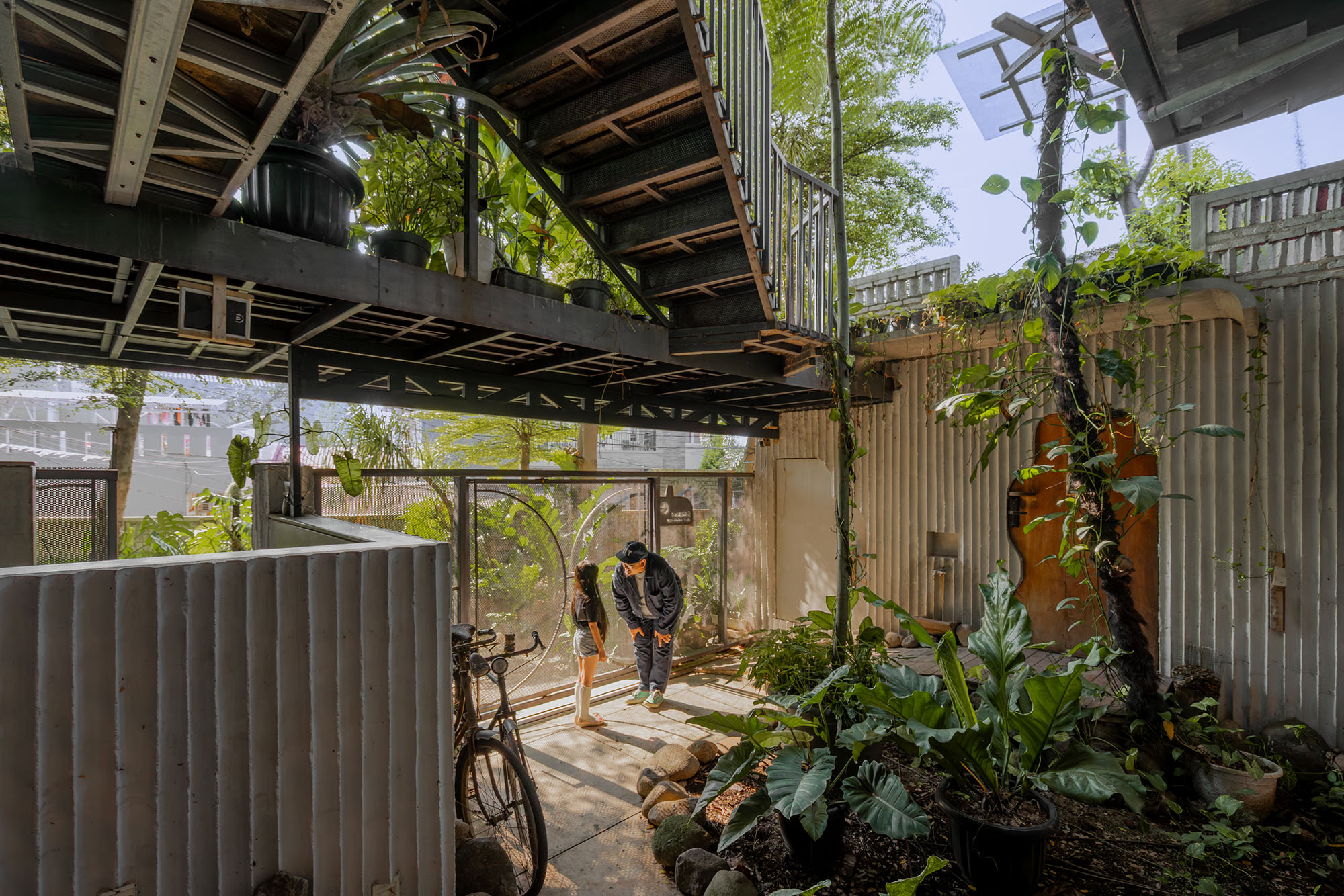 〈Kampoong Guha〉RAW（Realrich Architecture Workshop）