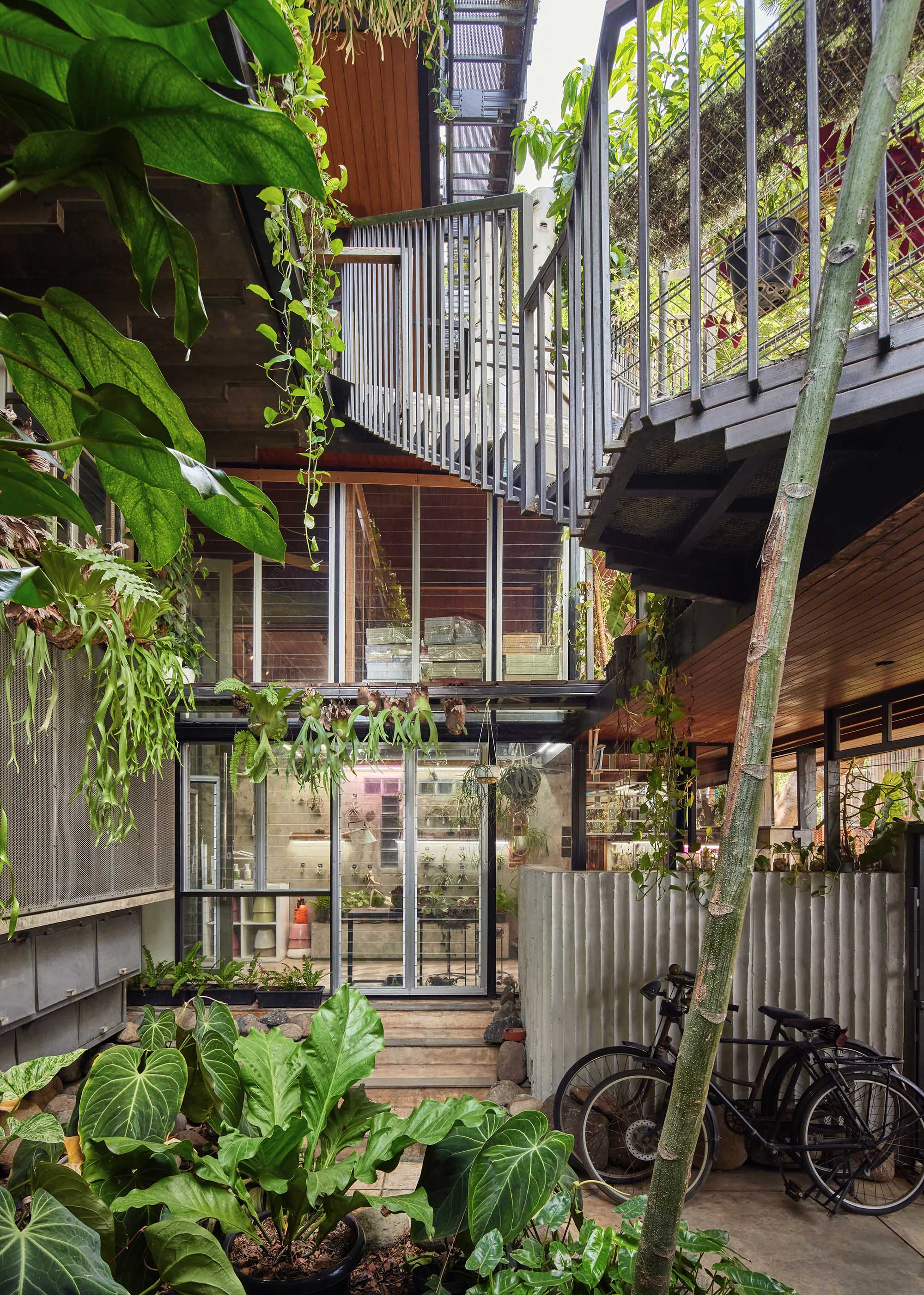 〈Kampoong Guha〉RAW（Realrich Architecture Workshop）