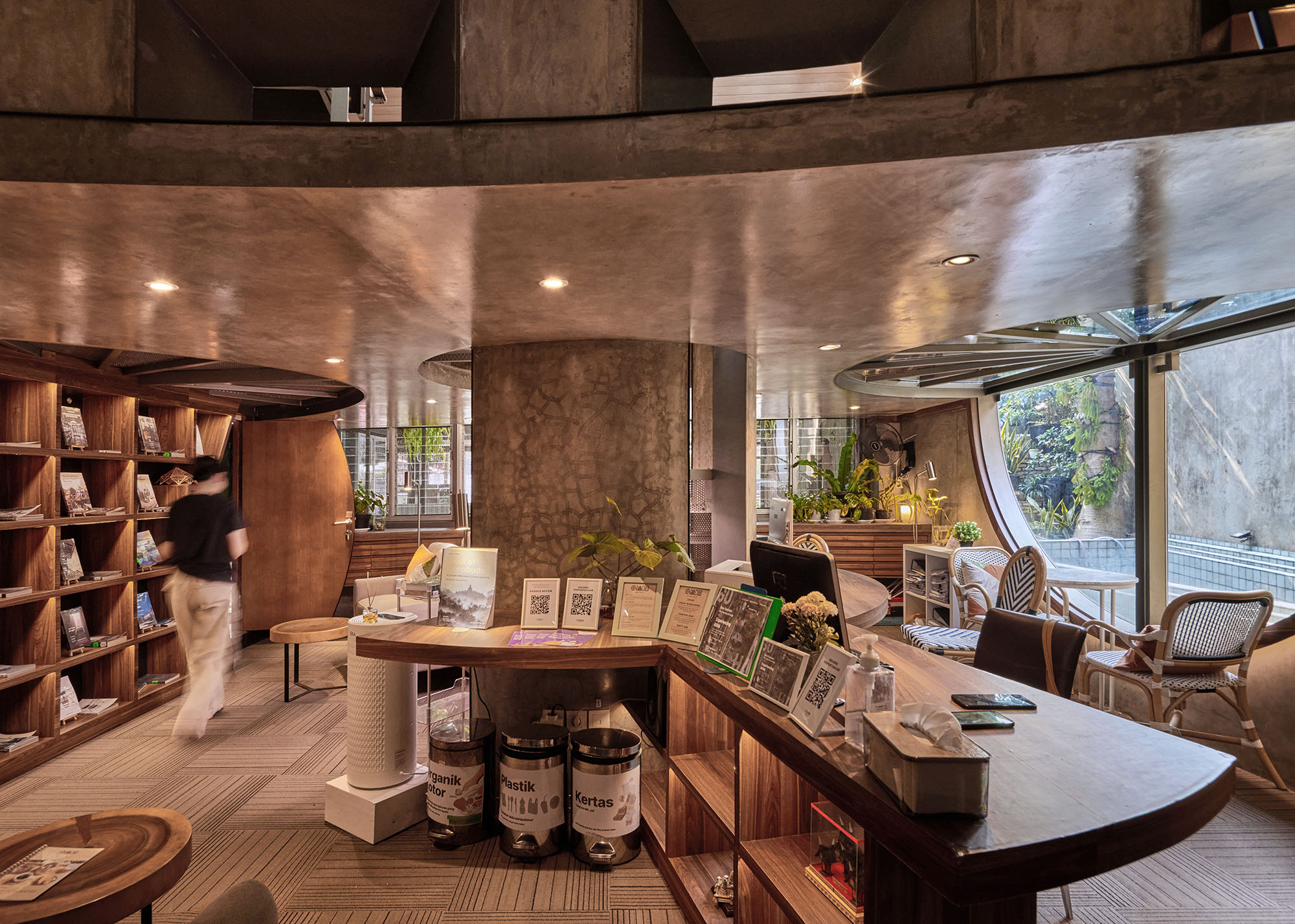 〈Kampoong Guha〉RAW（Realrich Architecture Workshop）