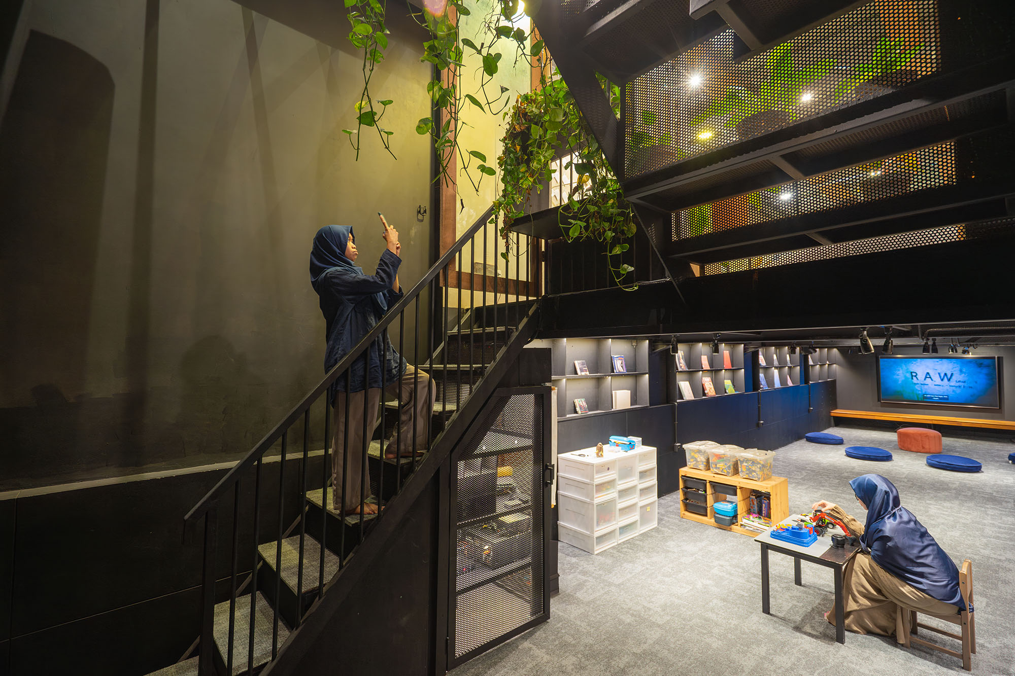 〈Kampoong Guha〉RAW（Realrich Architecture Workshop）