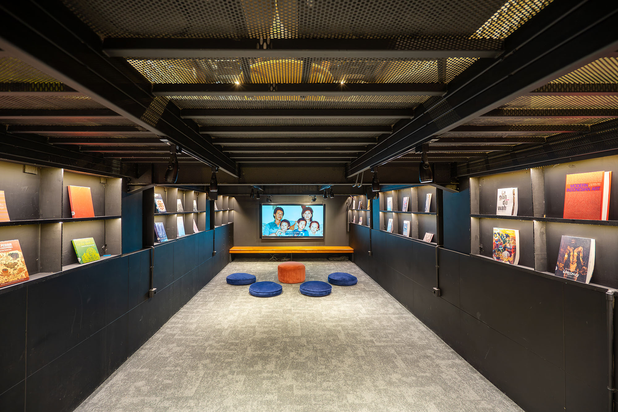 〈Kampoong Guha〉RAW（Realrich Architecture Workshop）