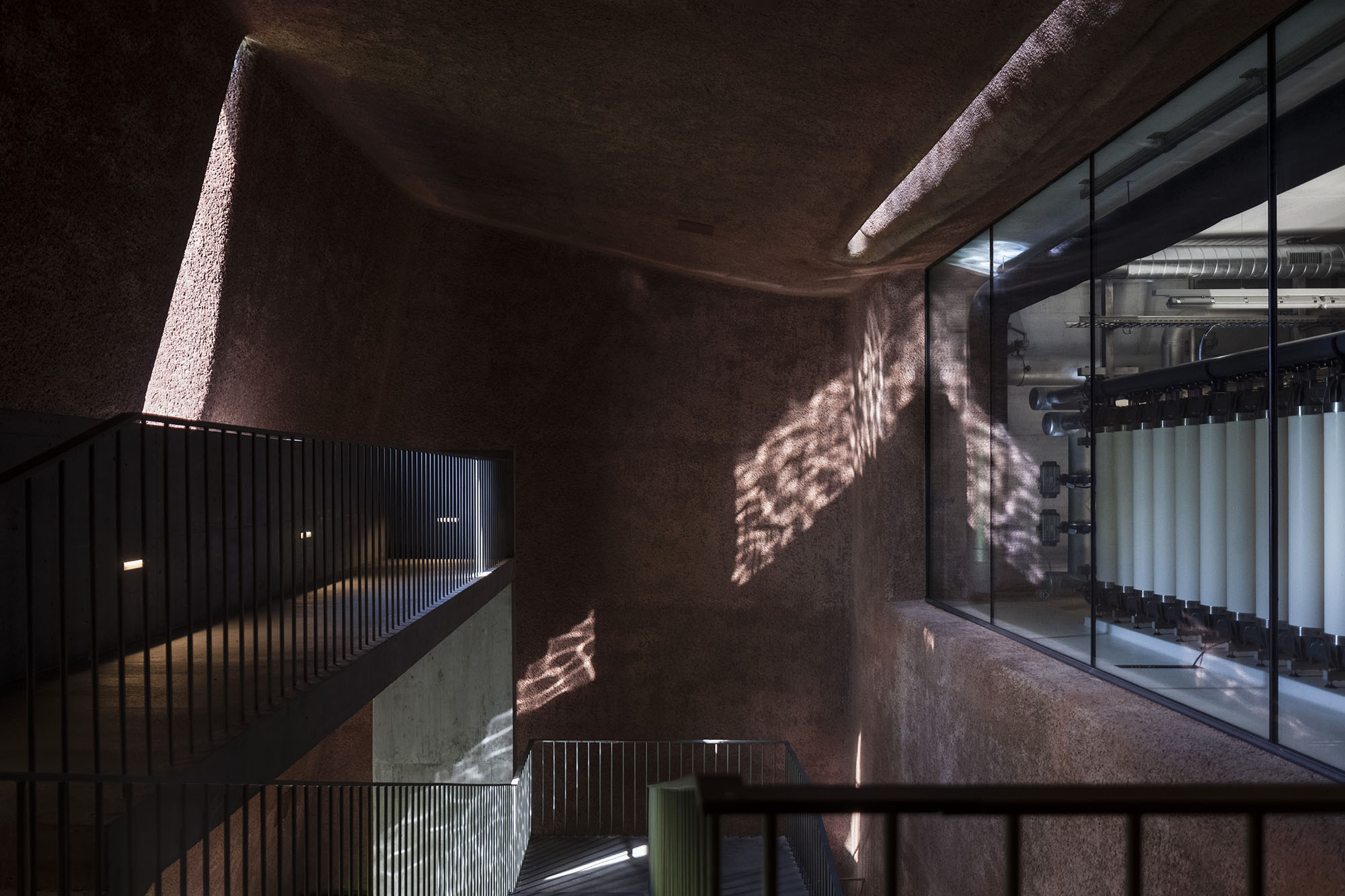 〈ムッテンツ浄水場（Muttenz Water Purification Plant）〉オッペンハイム・アーキテクチャ（Oppenheim Architecture）