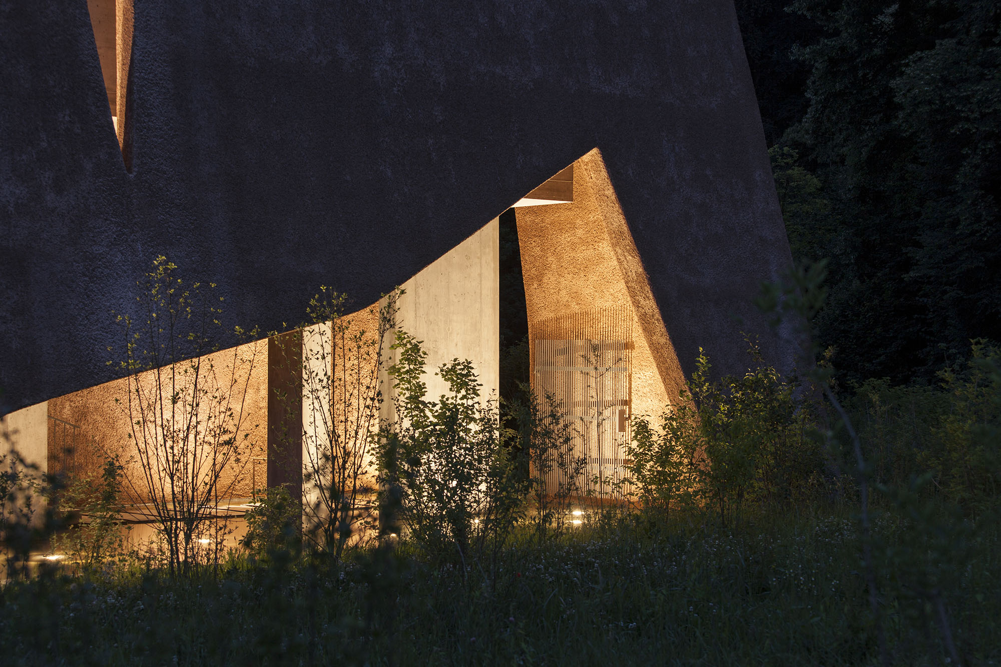 〈ムッテンツ浄水場（Muttenz Water Purification Plant）〉オッペンハイム・アーキテクチャ（Oppenheim Architecture）