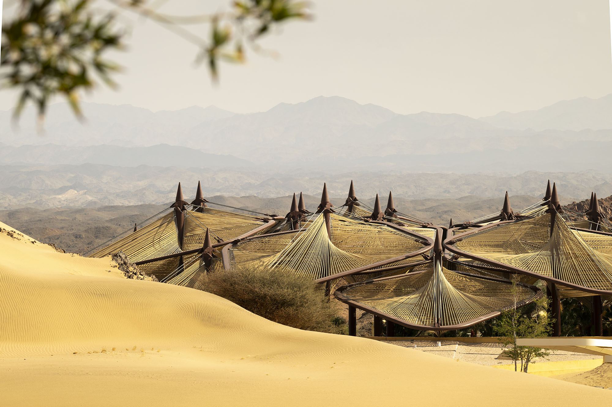 〈シックス・センシズ・サザン・デューンズ（Six Senses Southern Dunes）〉フォスター アンド パートナーズ（Foster＋Partners）