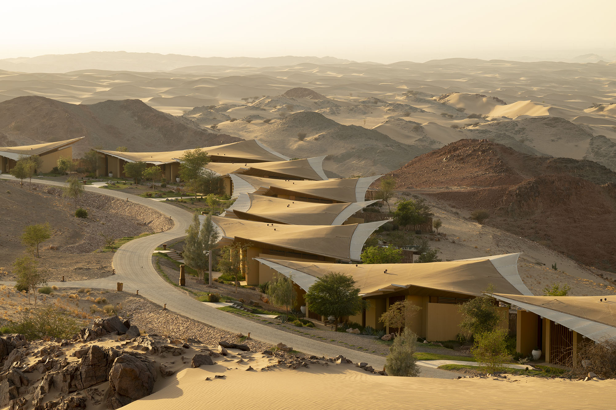 〈シックス・センシズ・サザン・デューンズ（Six Senses Southern Dunes）〉フォスター アンド パートナーズ（Foster＋Partners）