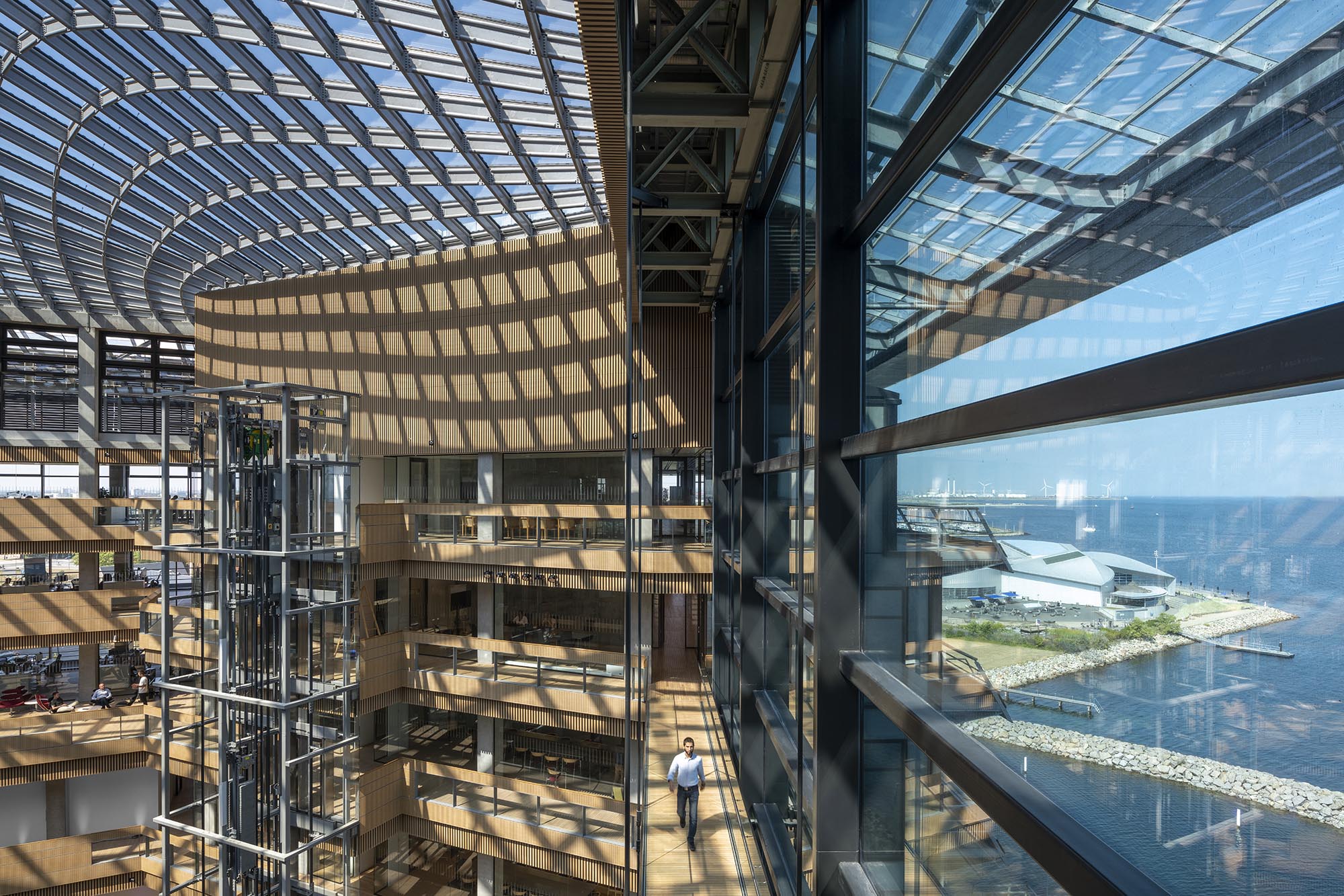 〈Soundport, Ferring Pharmaceuticals A/S〉フォスター アンド パートナーズ（Foster＋Partners）