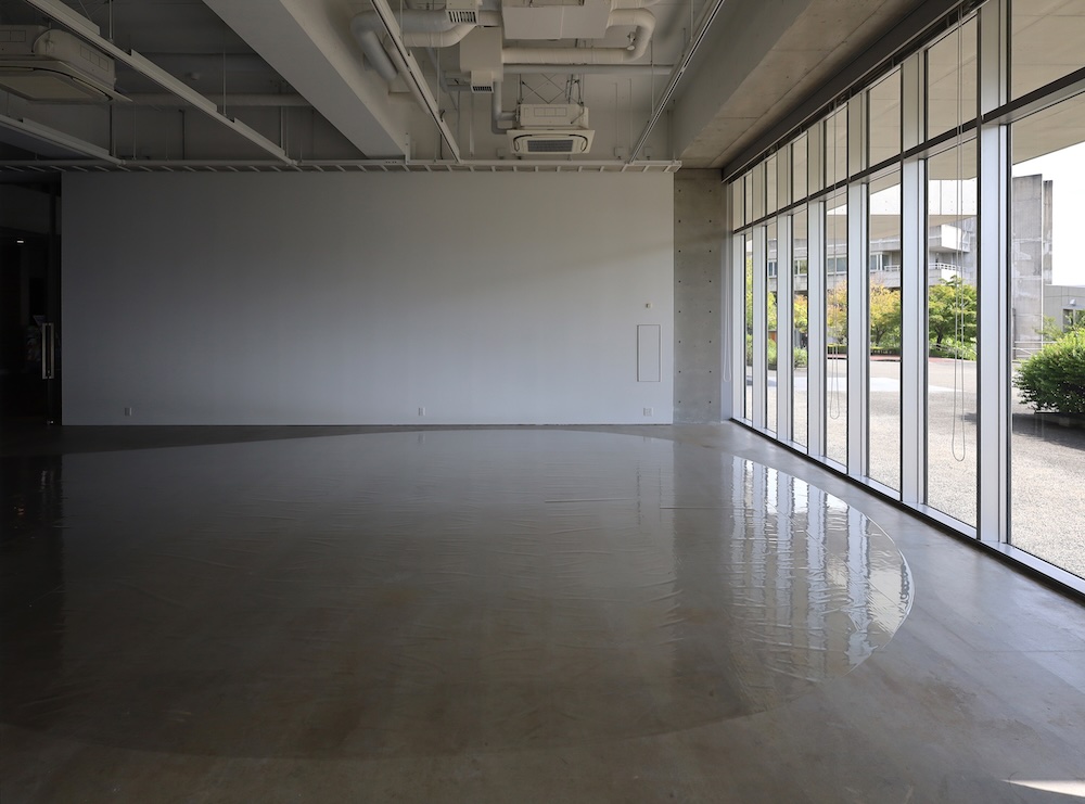 家村ゼミ展 2025「中村竜治　空間に、自然光だけで、フィルムを置く」