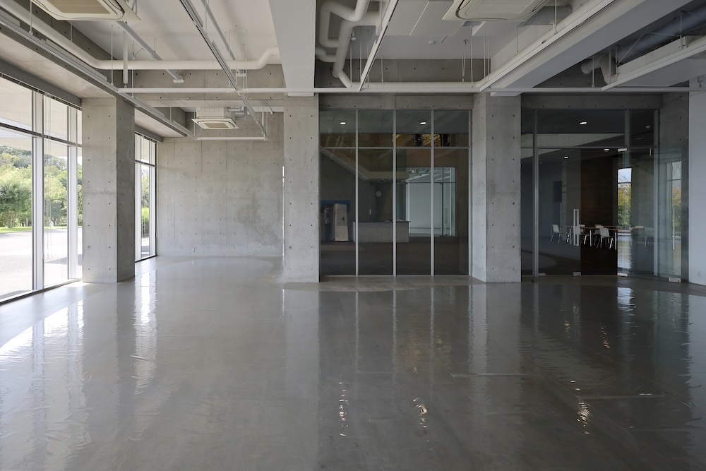 家村ゼミ展 2025「中村竜治　空間に、自然光だけで、フィルムを置く」