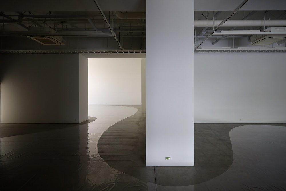 家村ゼミ展 2025「中村竜治　空間に、自然光だけで、フィルムを置く」