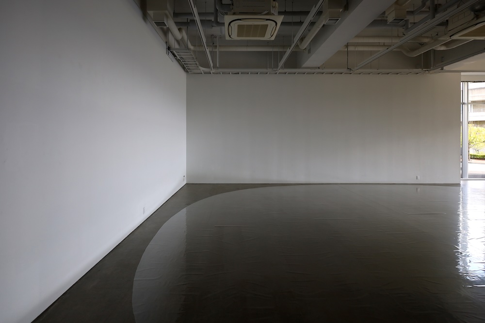 家村ゼミ展 2025「中村竜治　空間に、自然光だけで、フィルムを置く」