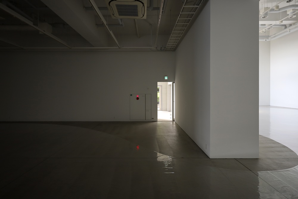 家村ゼミ展 2025「中村竜治　空間に、自然光だけで、フィルムを置く」